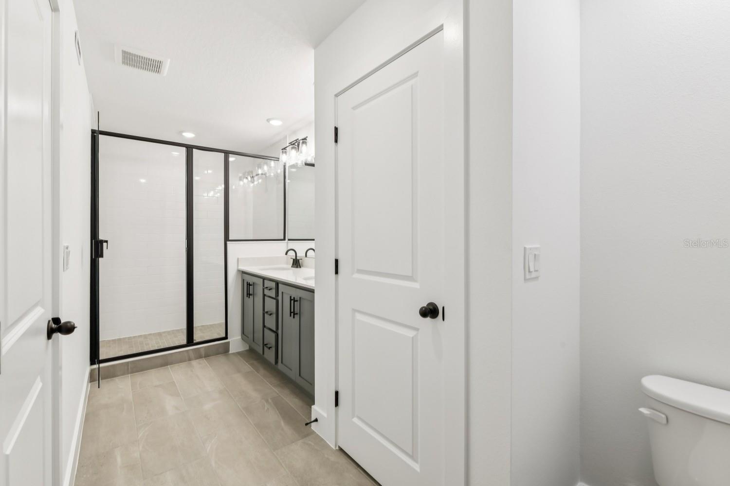 Image 34 of 42 For 15351 Hamlin Park Drive