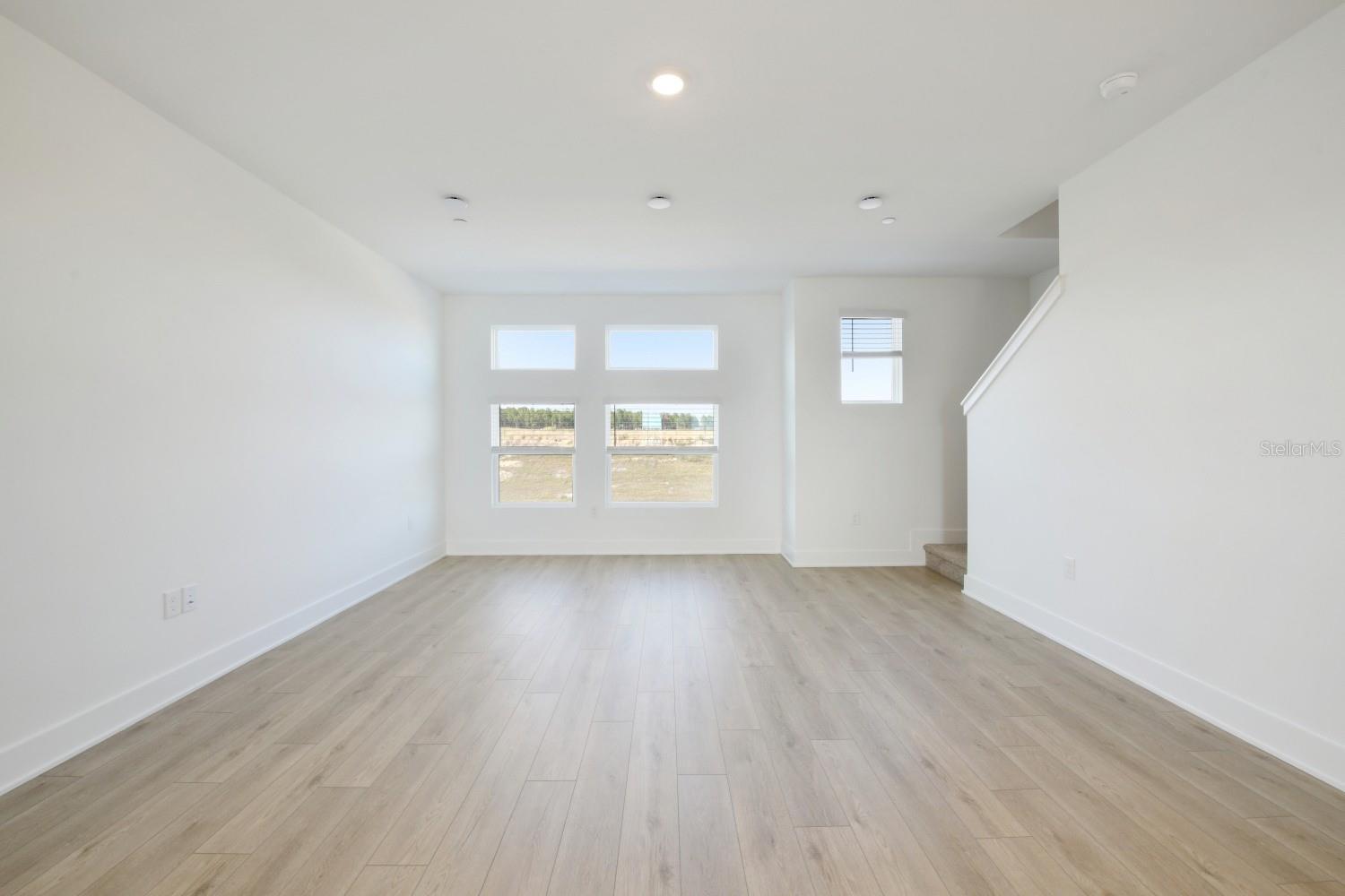 Image 9 of 42 For 15351 Hamlin Park Drive