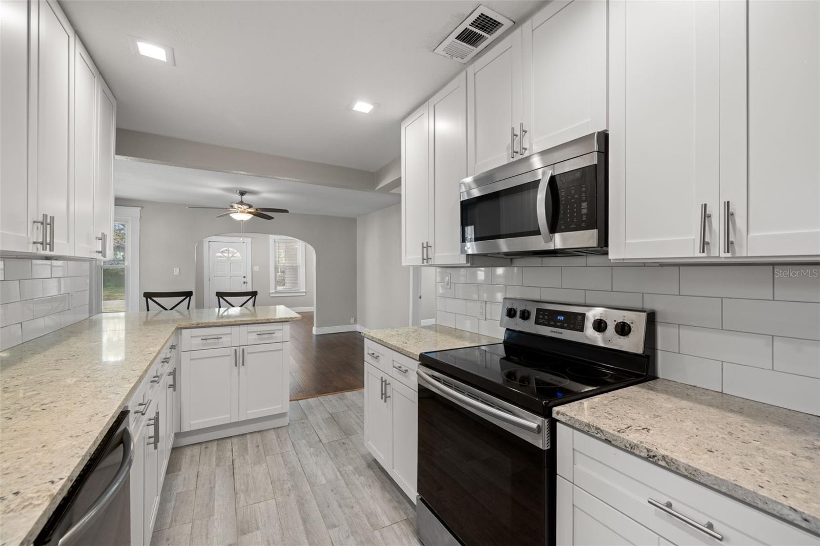 Image 13 of 38 For 203 Emma Street