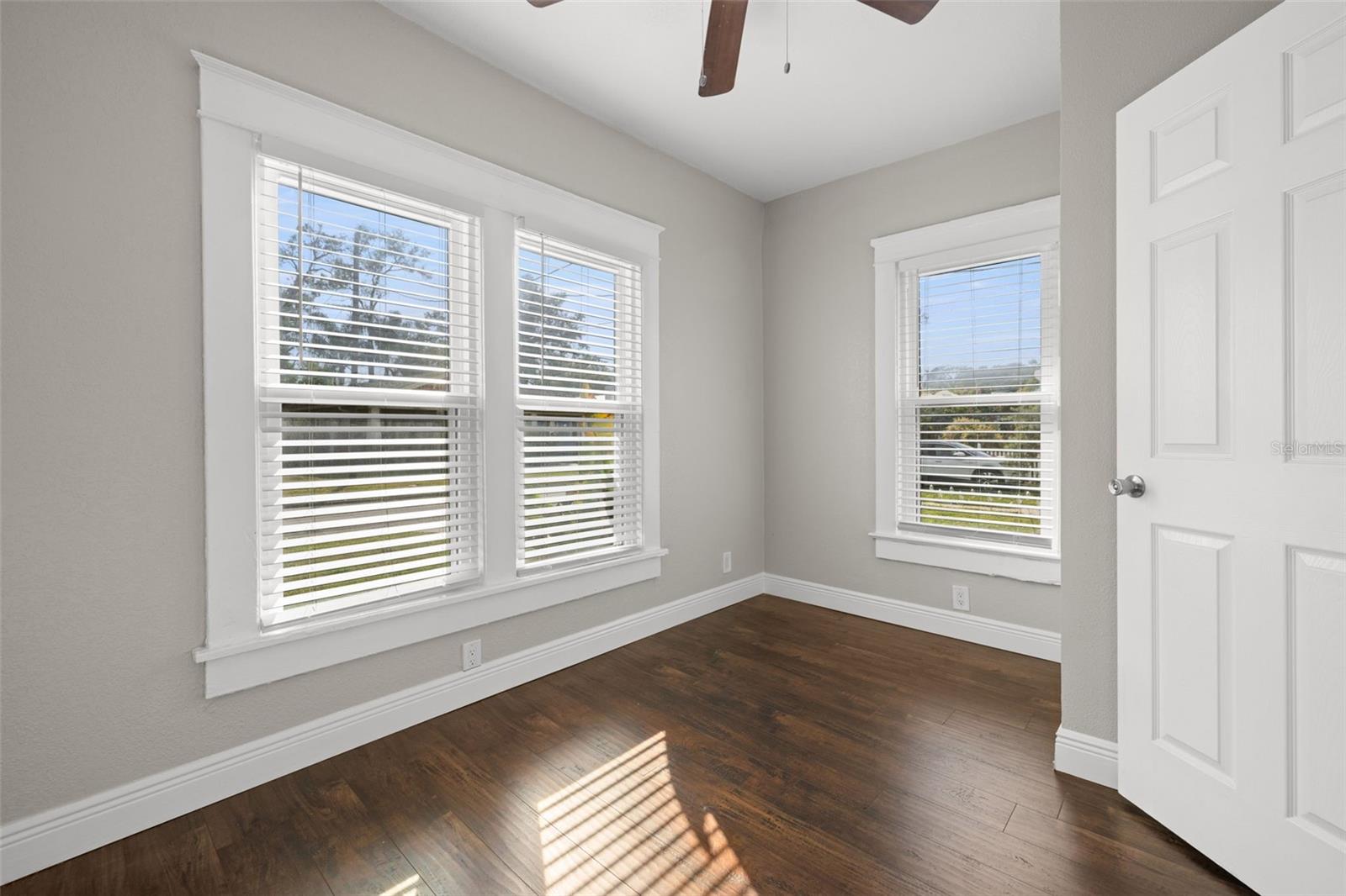 Image 21 of 38 For 203 Emma Street