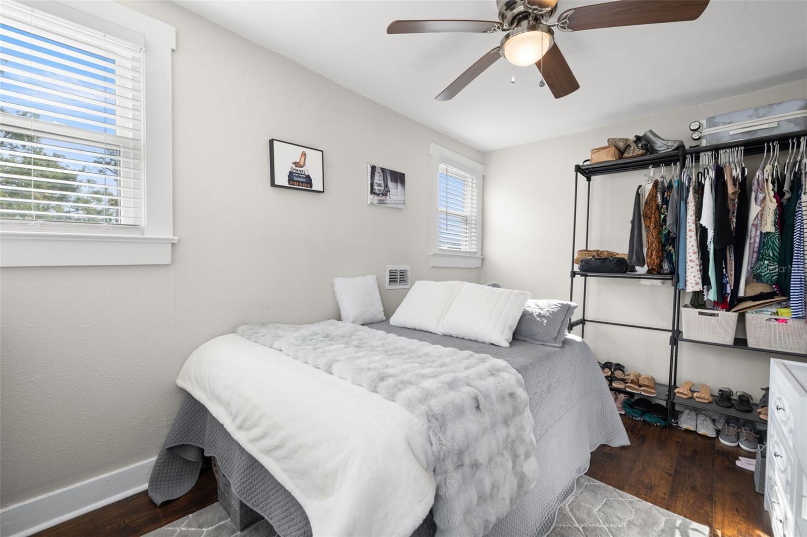 Image 23 of 38 For 203 Emma Street