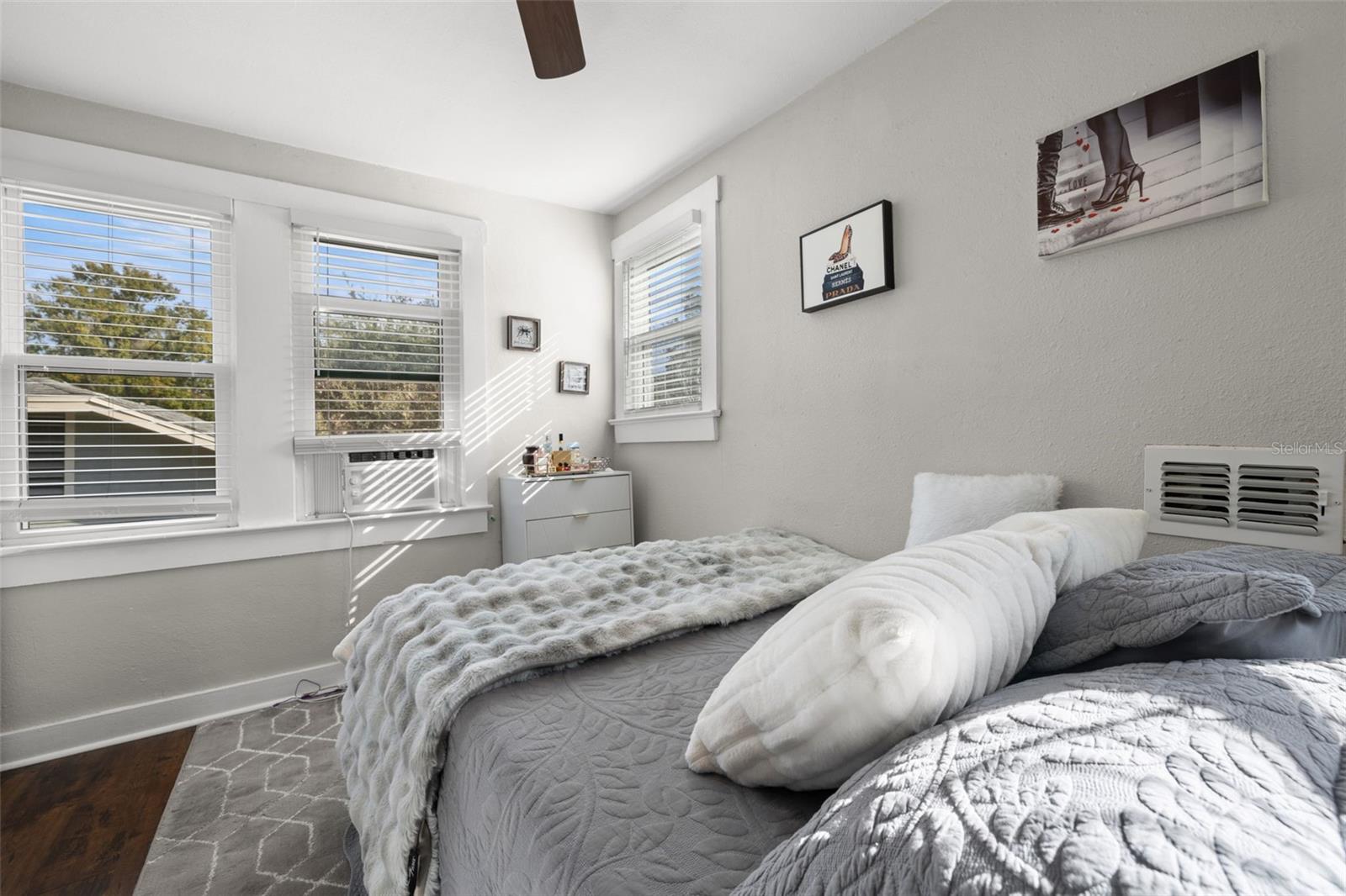 Image 24 of 38 For 203 Emma Street