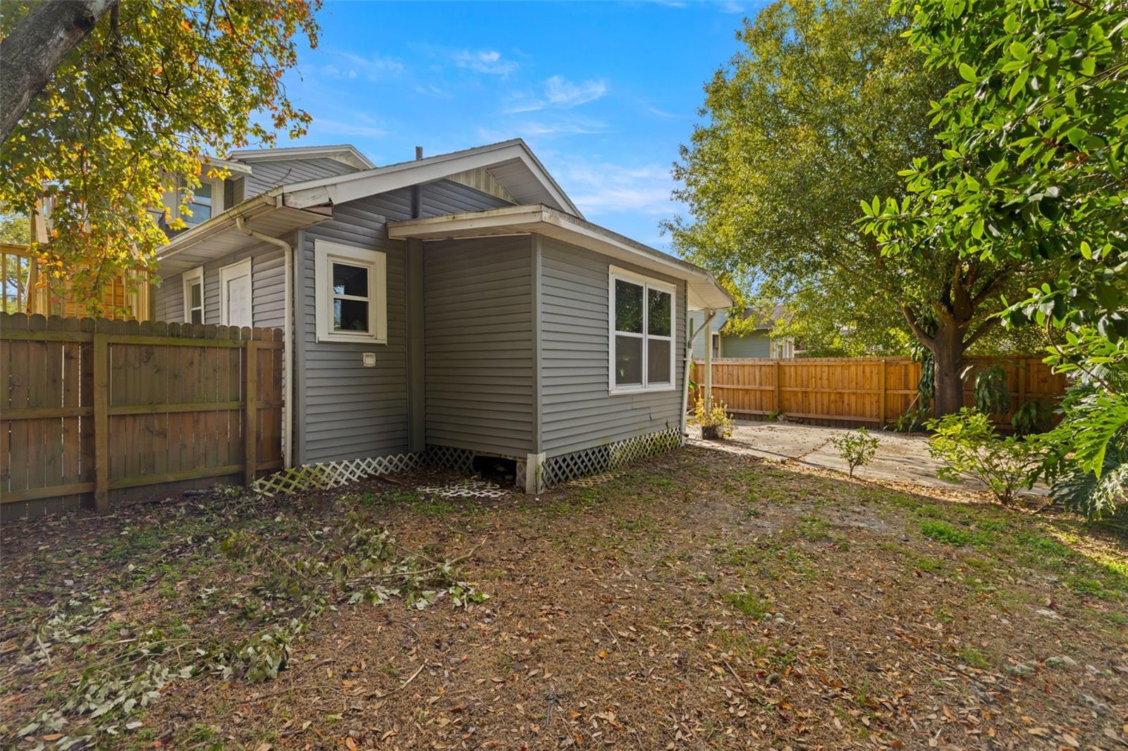 Image 31 of 38 For 203 Emma Street