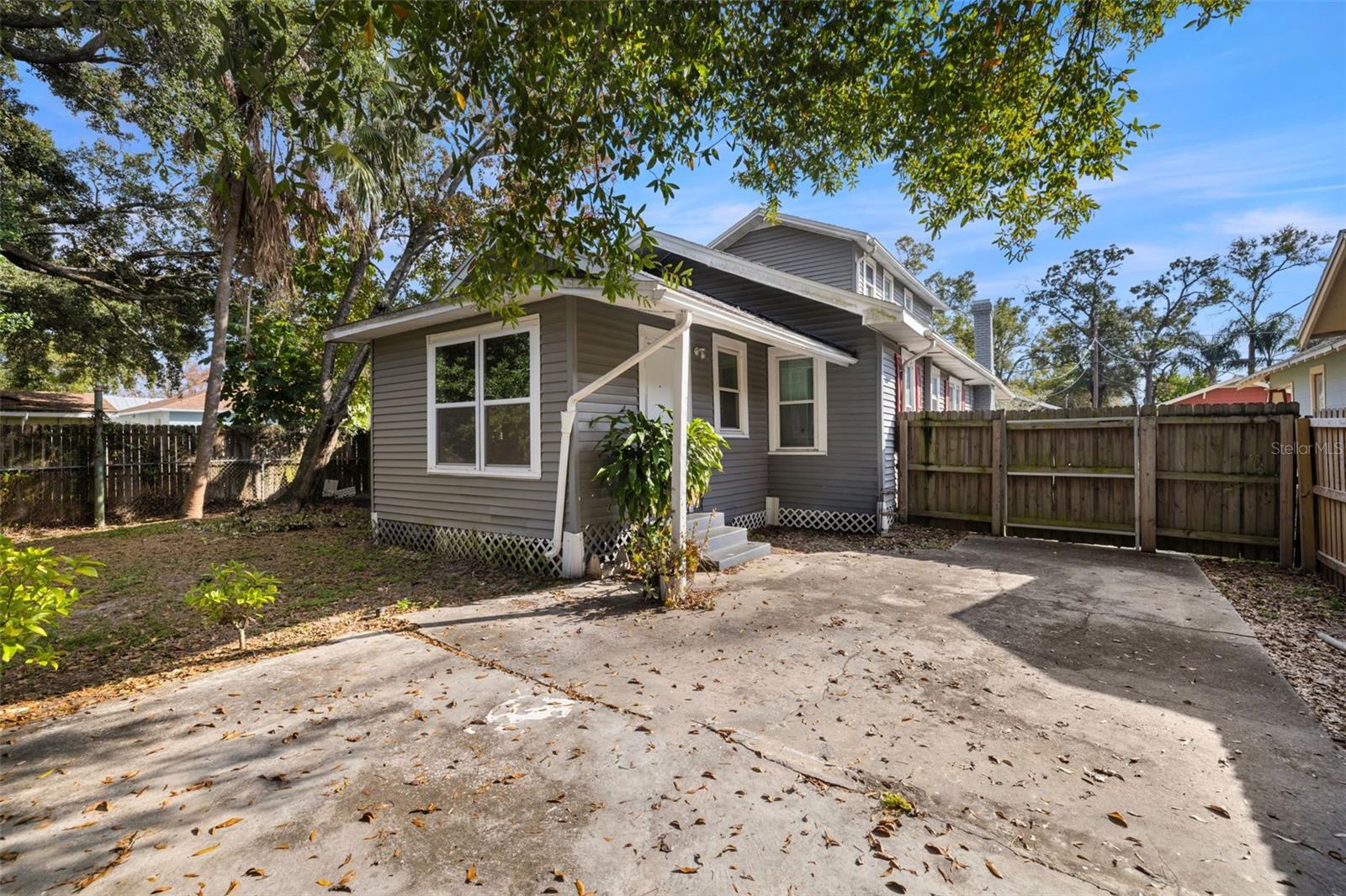 Image 33 of 38 For 203 Emma Street