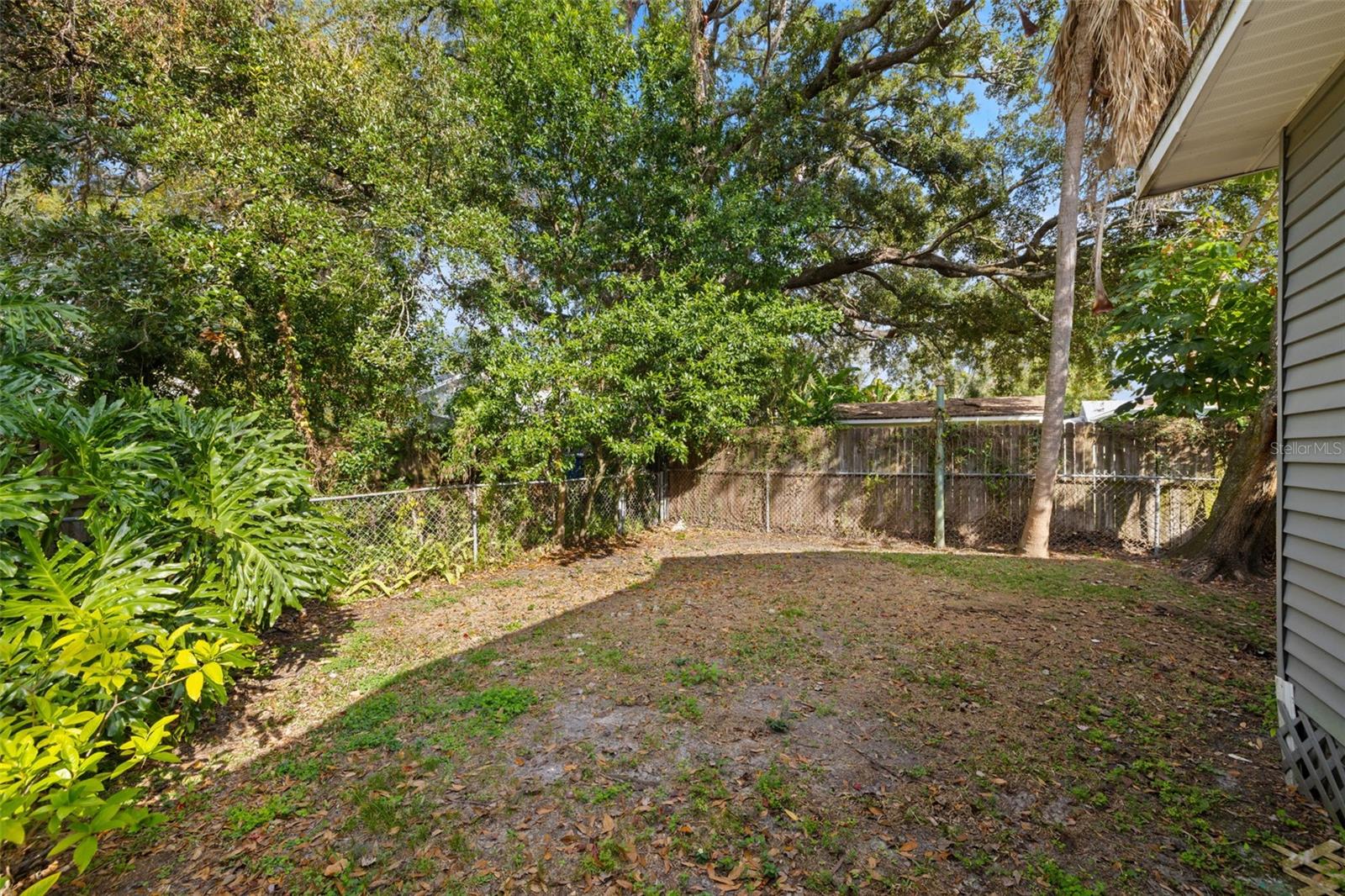 Image 34 of 38 For 203 Emma Street