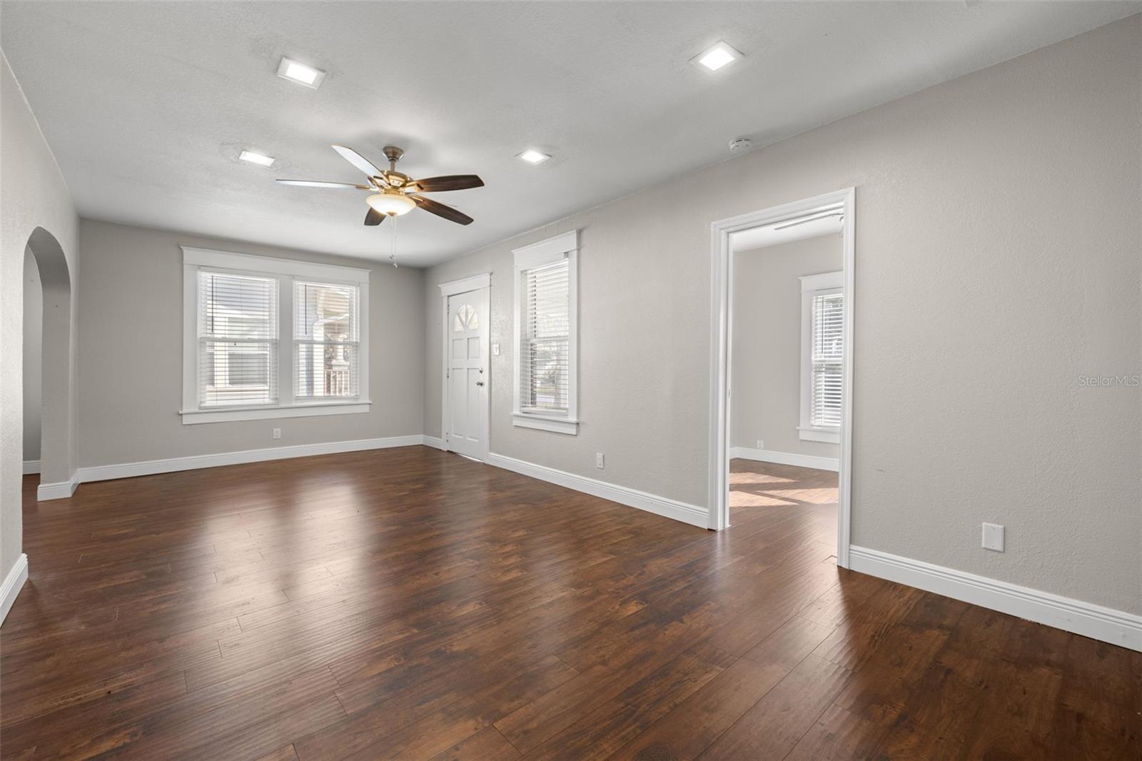 Image 6 of 38 For 203 Emma Street