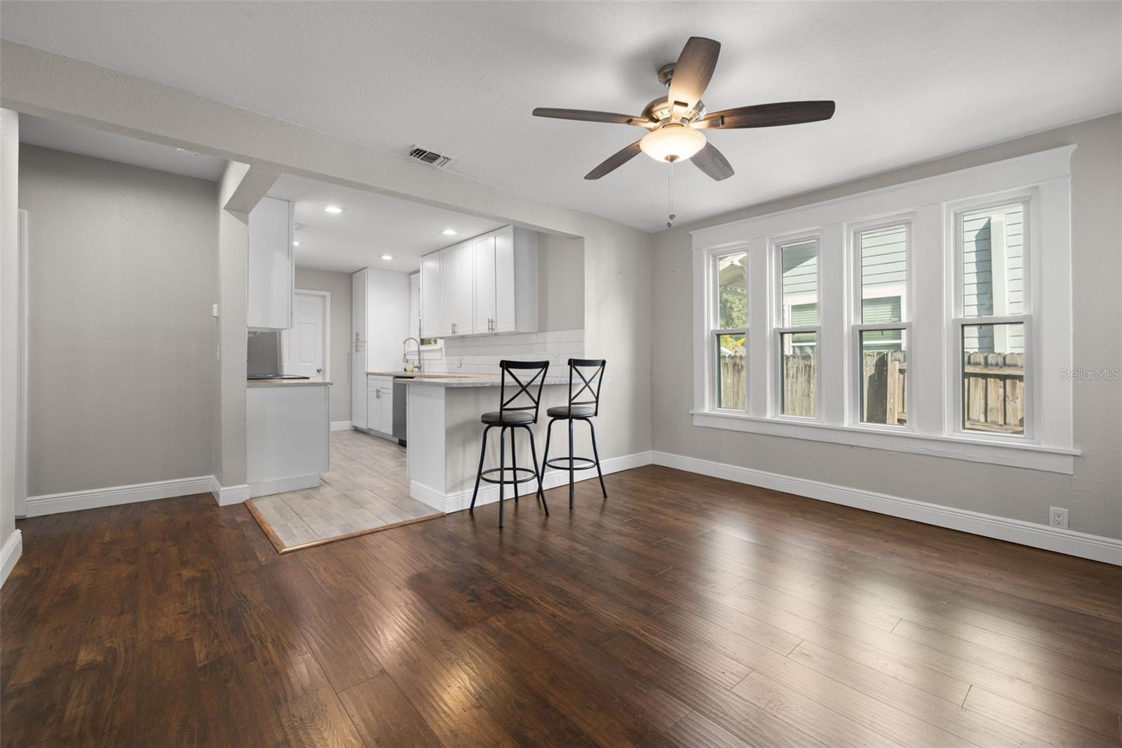 Image 8 of 38 For 203 Emma Street