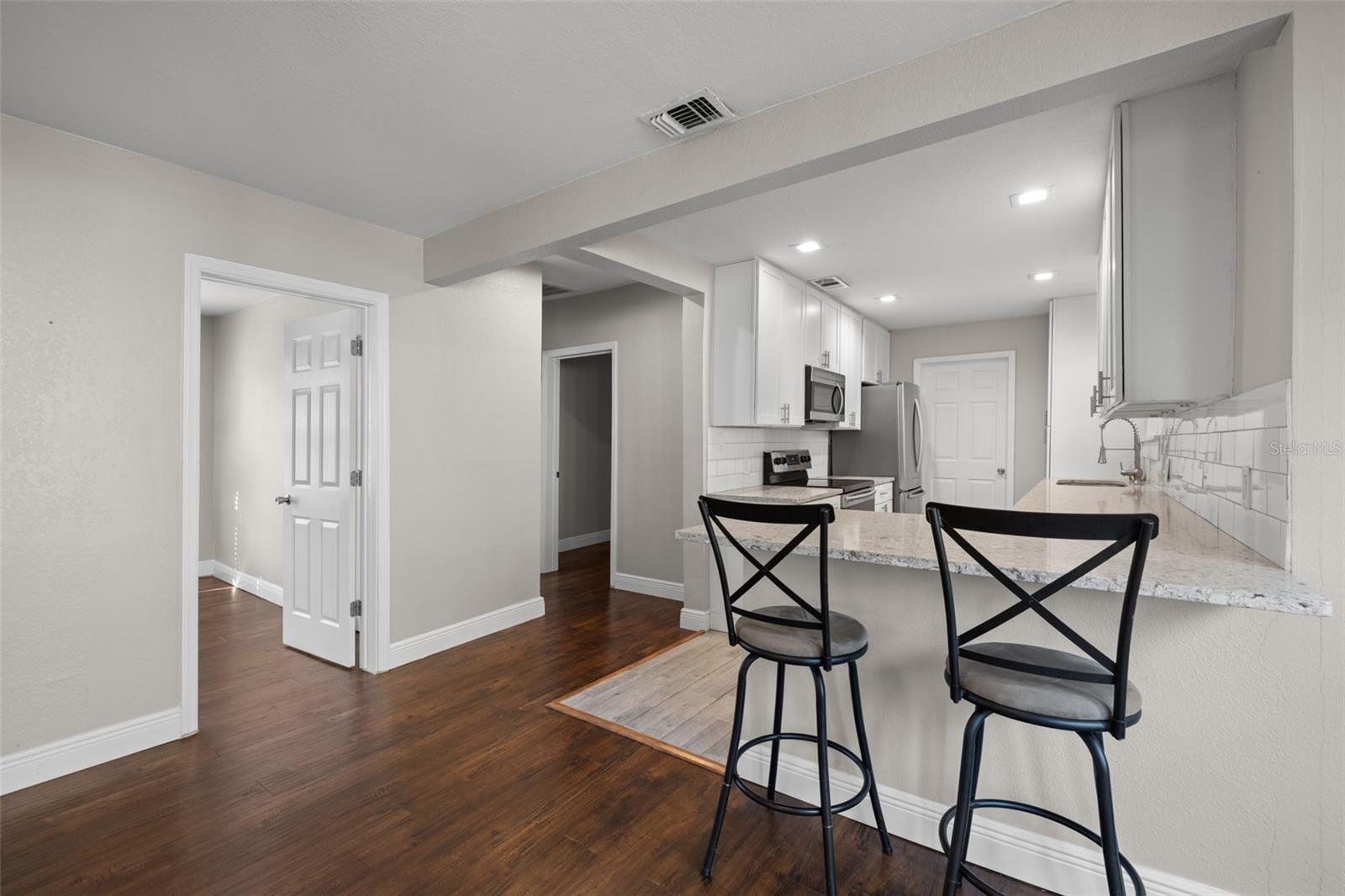 Image 9 of 38 For 203 Emma Street