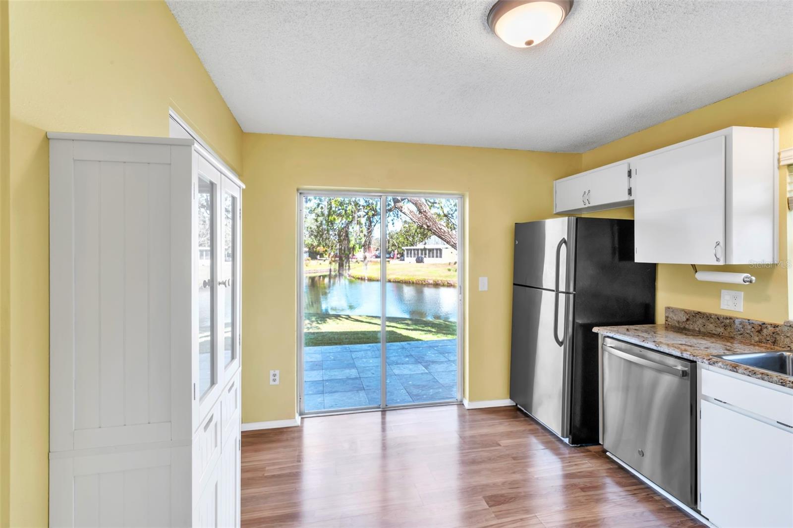 Image 19 of 49 For 17 Penzance Court