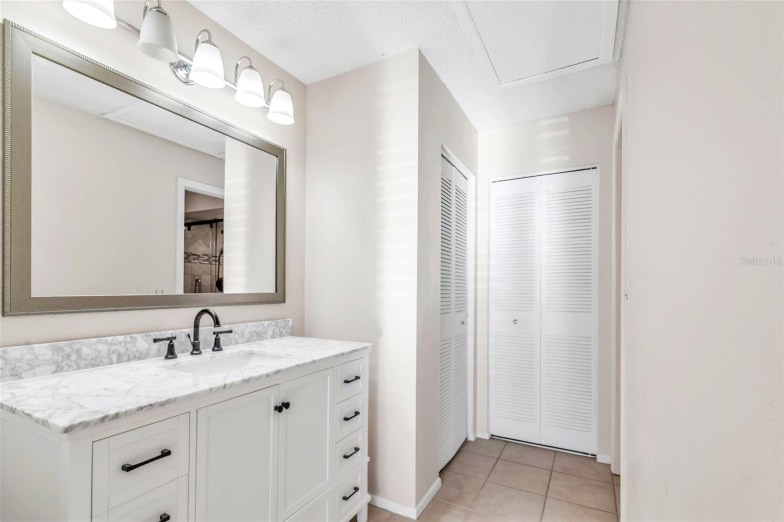 Image 27 of 49 For 17 Penzance Court