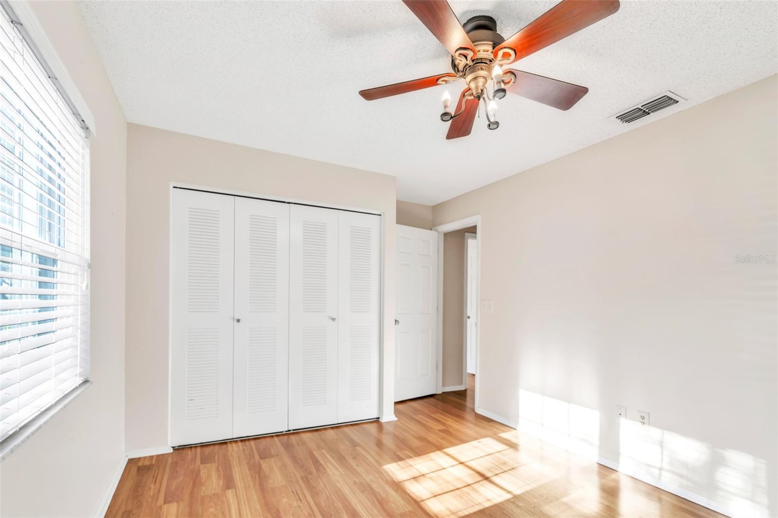 Image 29 of 49 For 17 Penzance Court