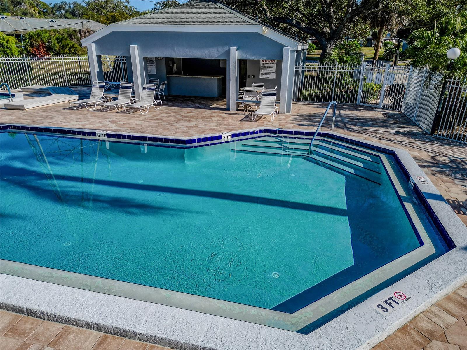 Image 39 of 49 For 17 Penzance Court