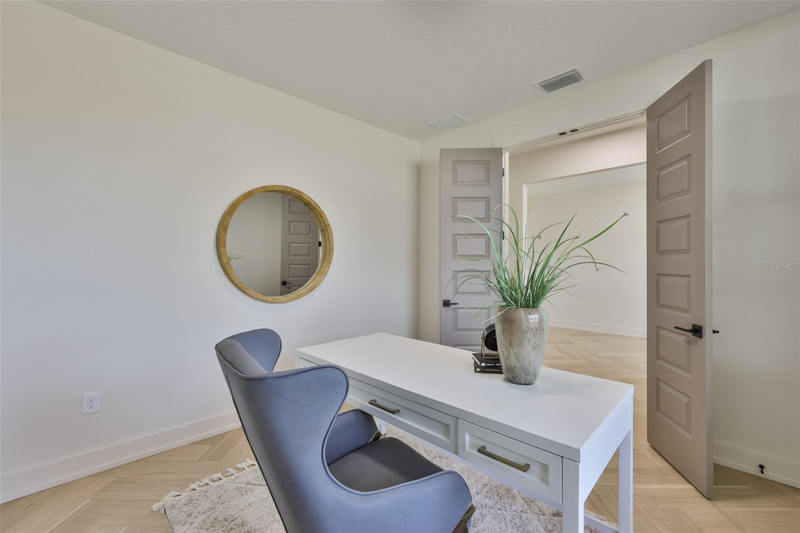 Image 13 of 63 For 5610 Sheridan Road