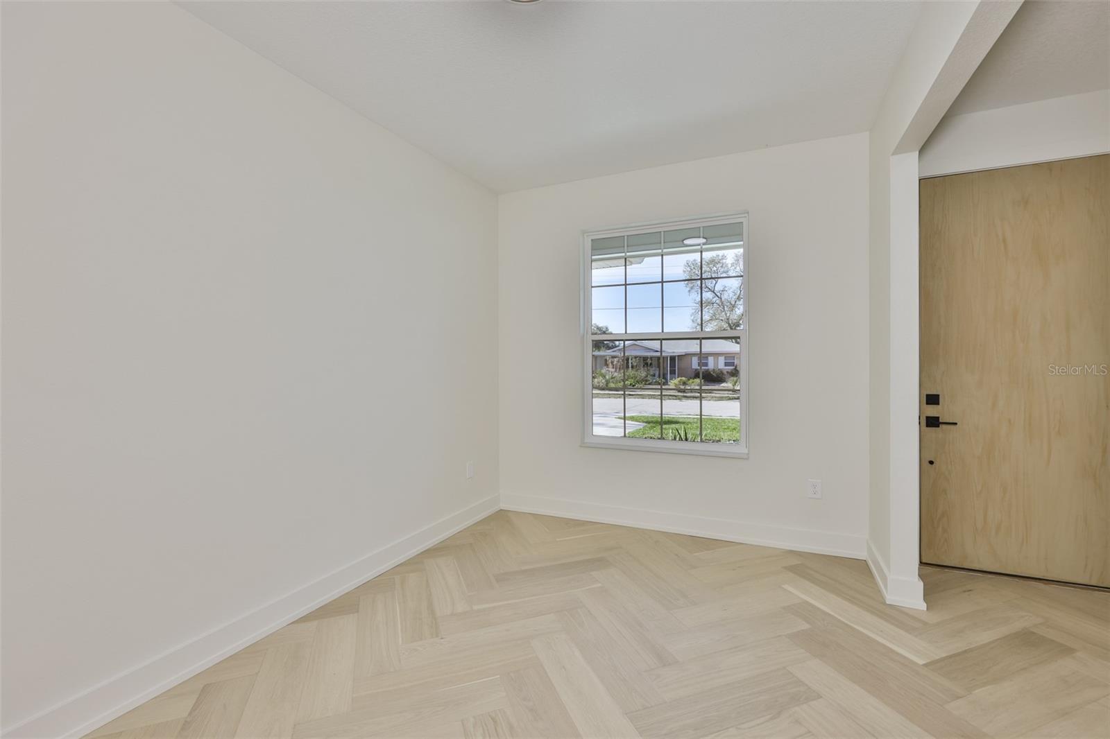 Image 14 of 63 For 5610 Sheridan Road