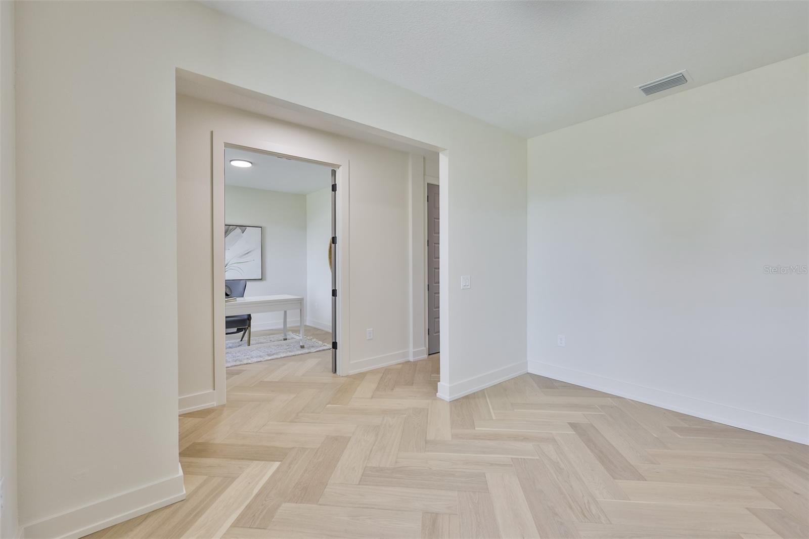 Image 15 of 63 For 5610 Sheridan Road