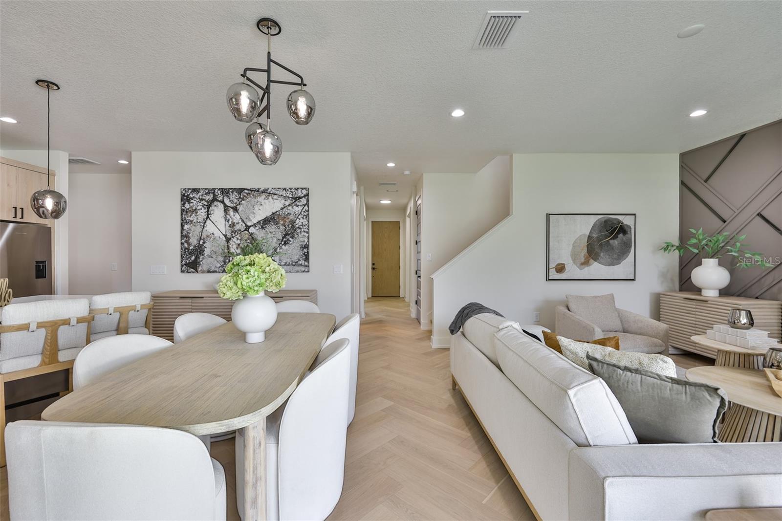 Image 16 of 63 For 5610 Sheridan Road