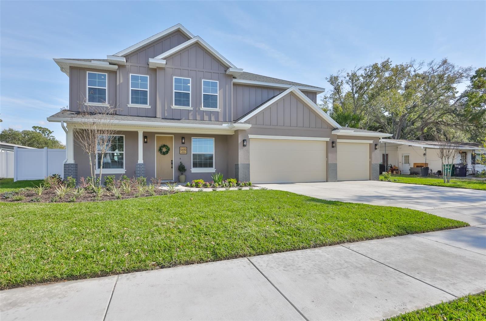 Image 2 of 63 For 5610 Sheridan Road