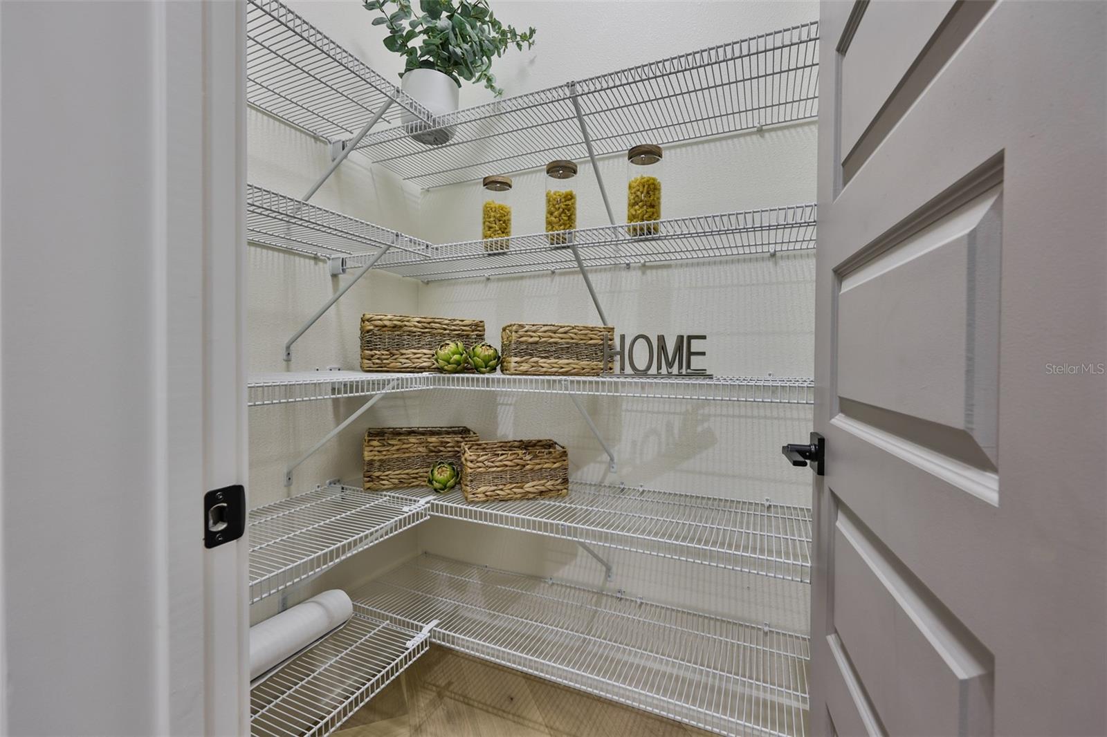 Image 32 of 63 For 5610 Sheridan Road