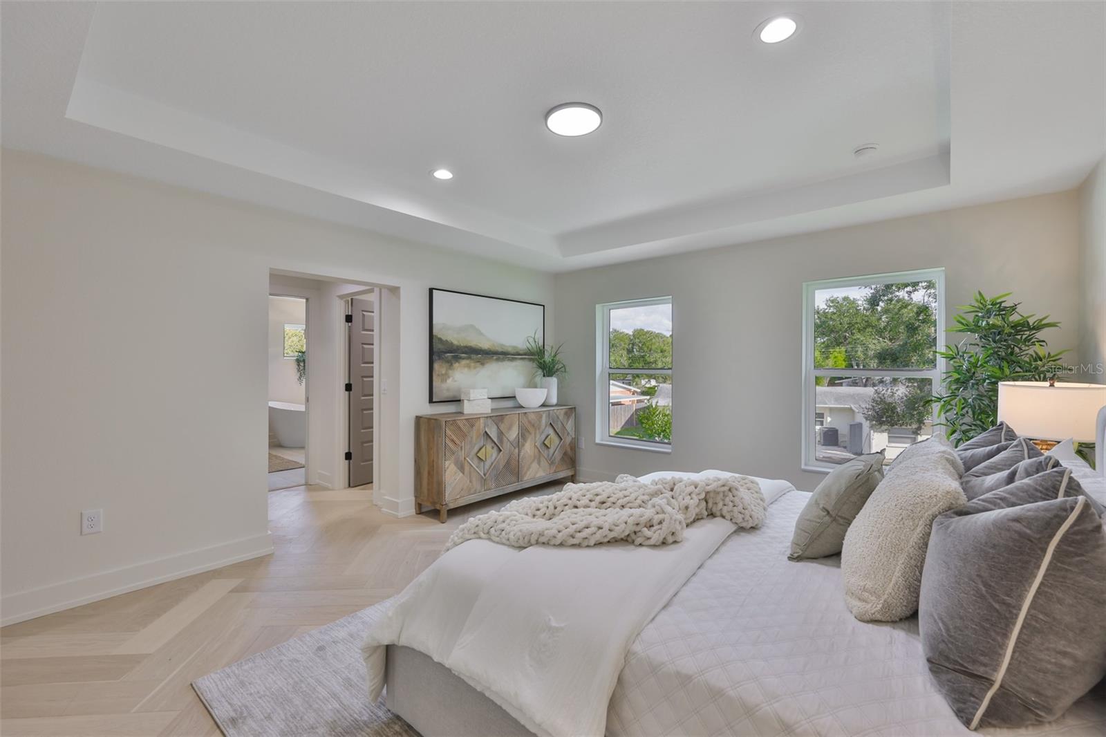 Image 45 of 63 For 5610 Sheridan Road