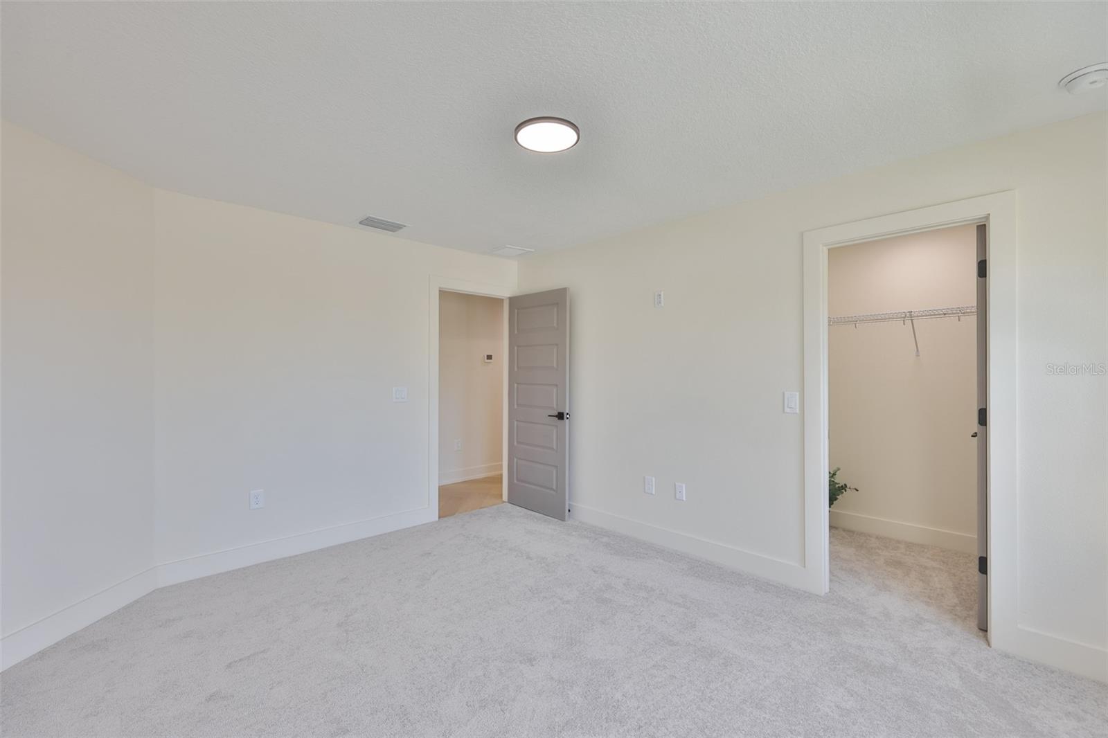 Image 52 of 63 For 5610 Sheridan Road