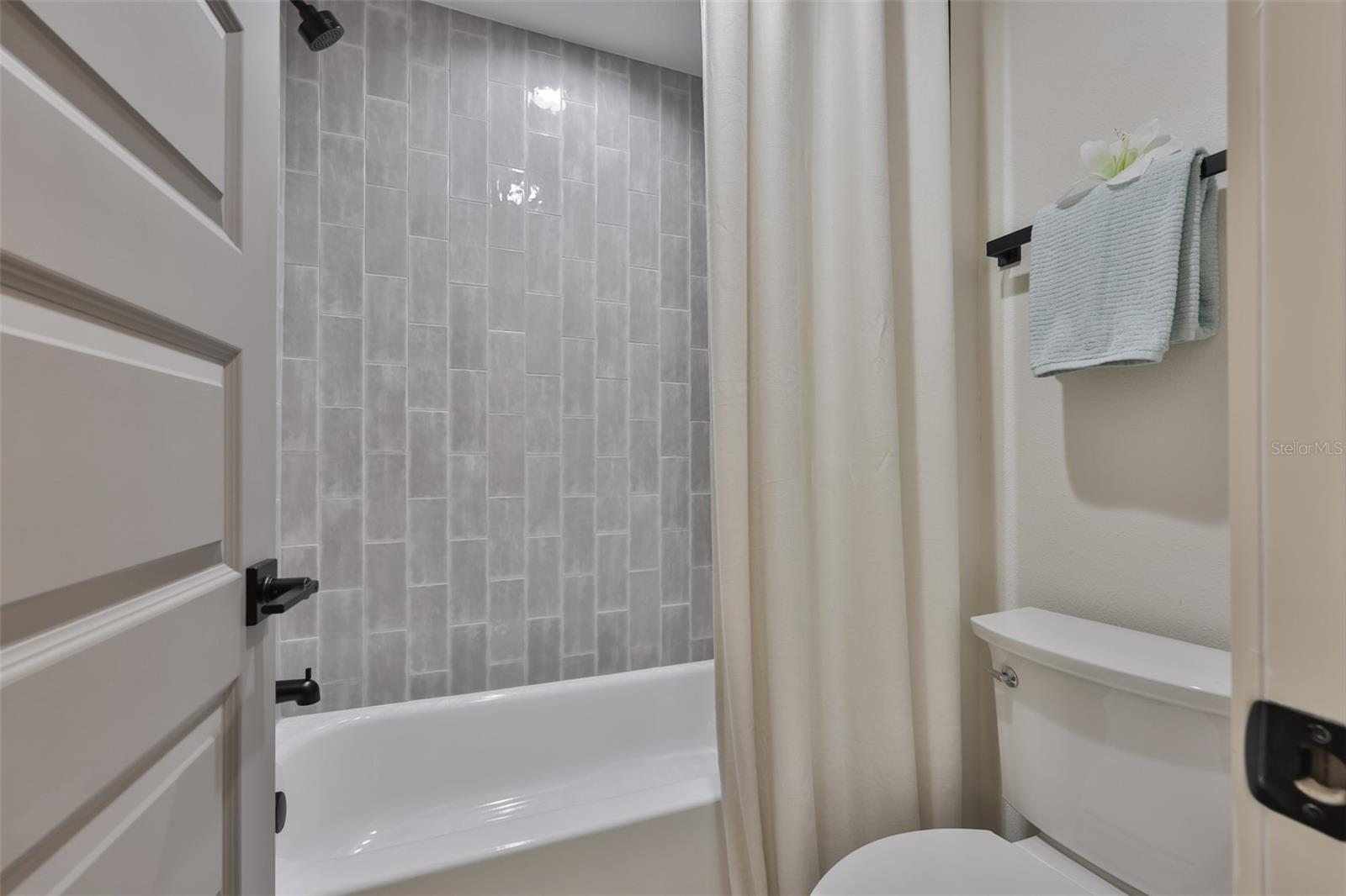 Image 55 of 63 For 5610 Sheridan Road