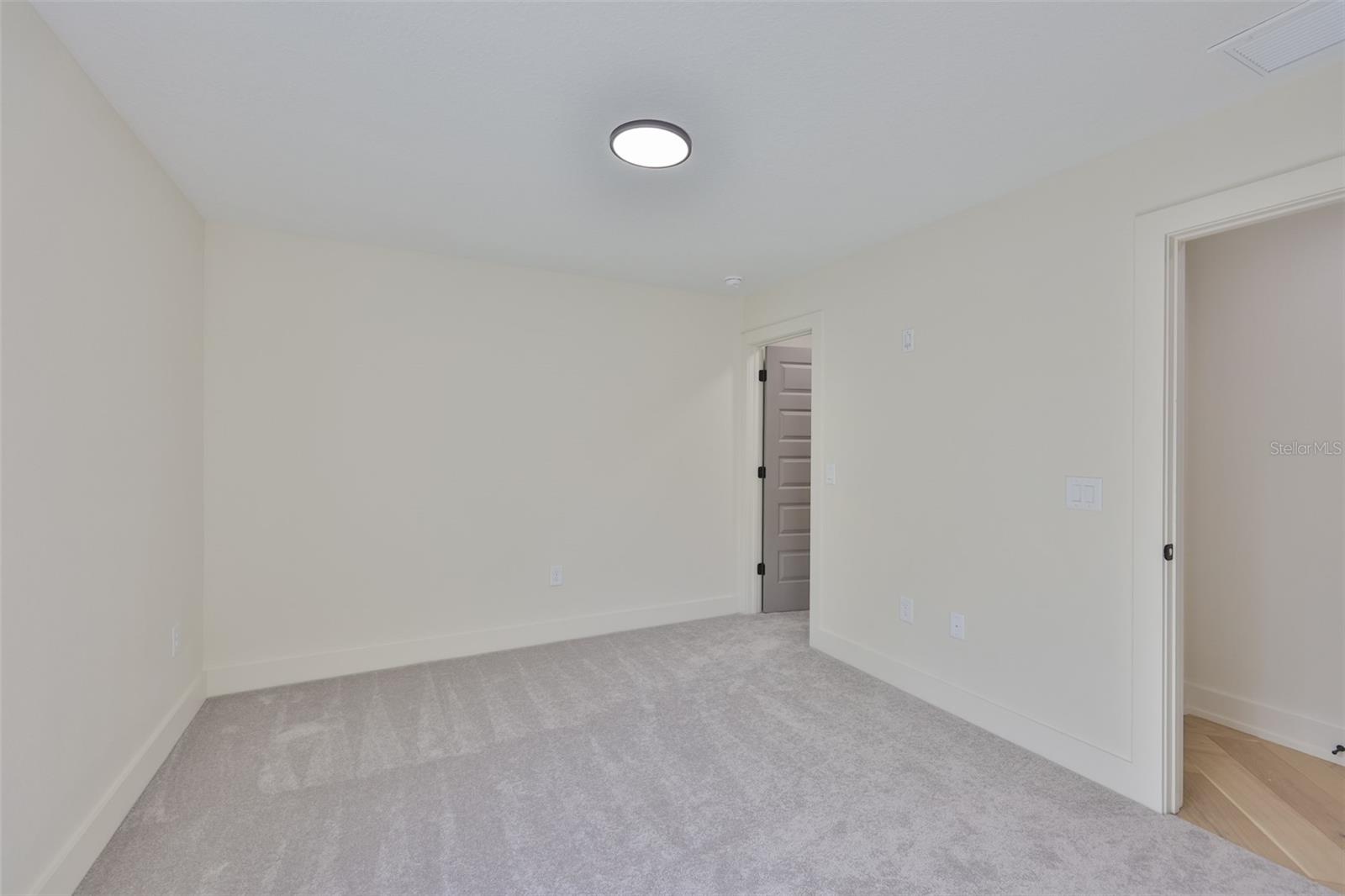 Image 56 of 63 For 5610 Sheridan Road