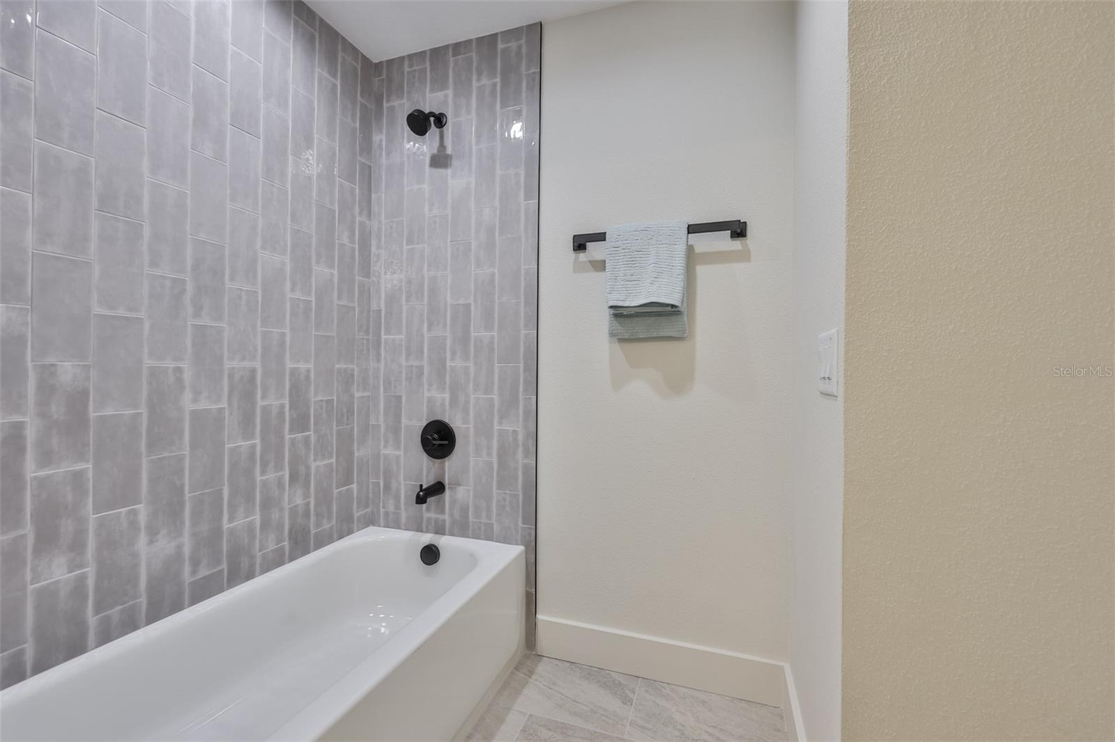 Image 59 of 63 For 5610 Sheridan Road