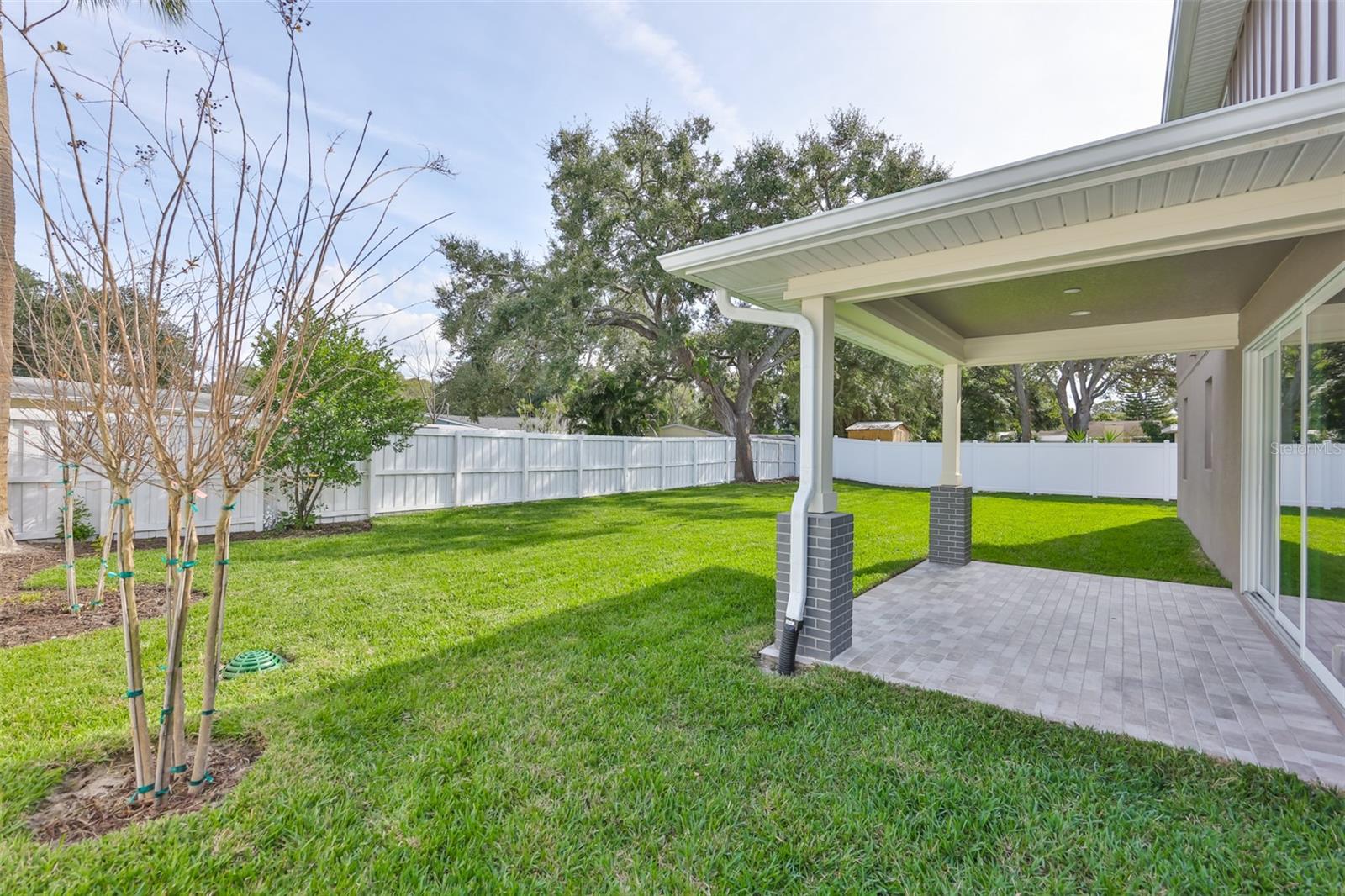 Image 8 of 63 For 5610 Sheridan Road