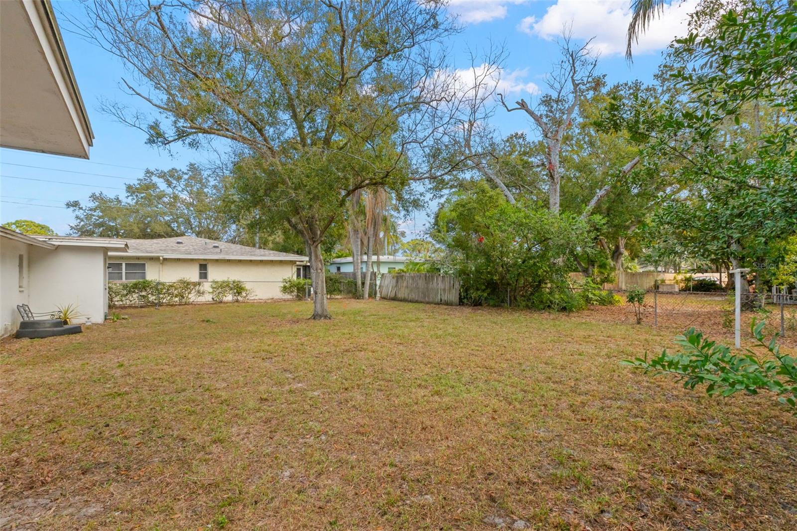 Image 7 of 28 For 747 Heritage Lane