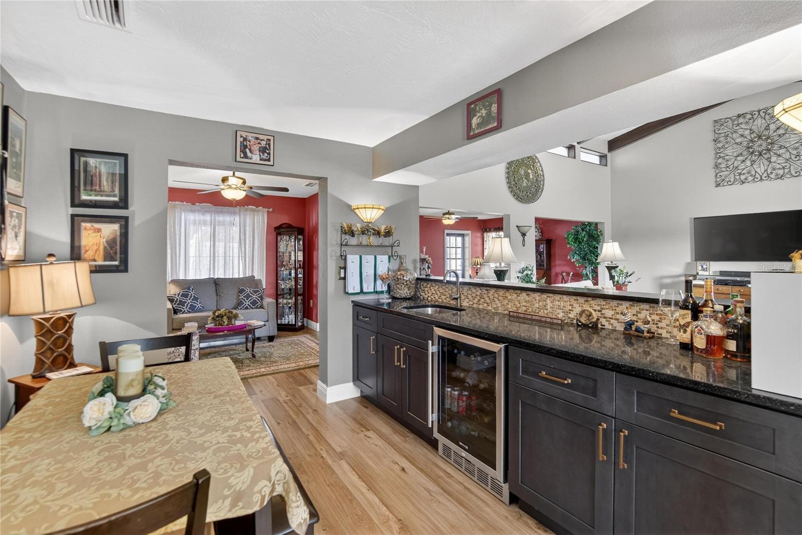 Image 15 of 86 For 6518 Debbie Lane S