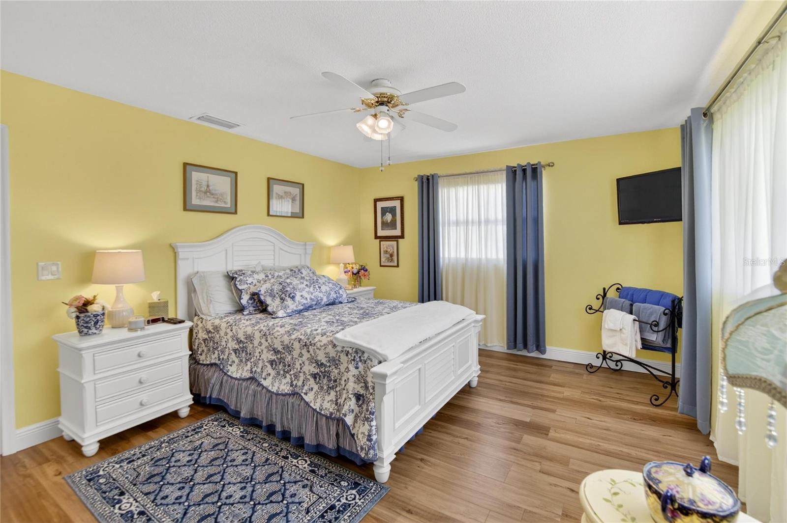 Image 47 of 86 For 6518 Debbie Lane S