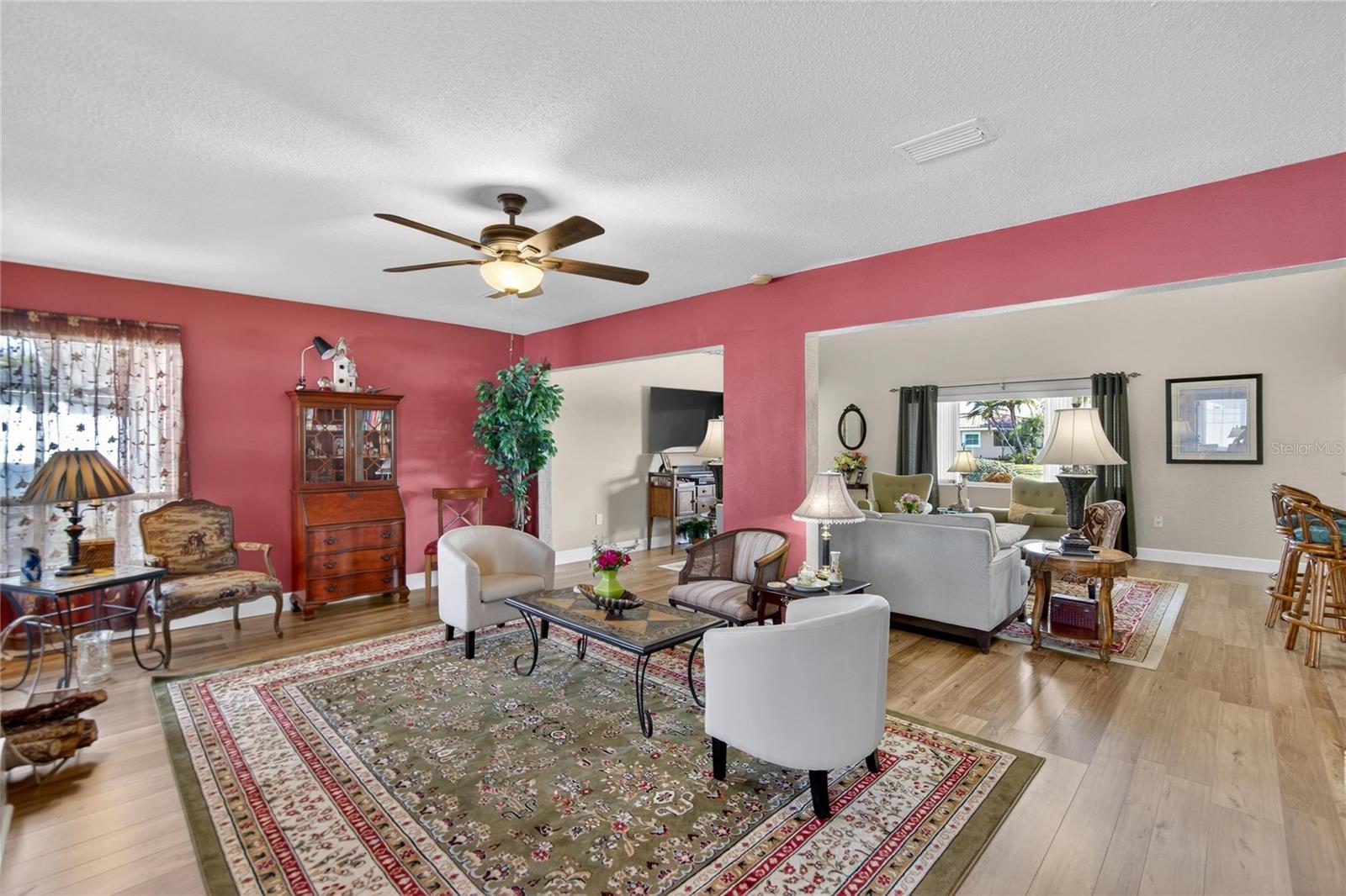 Image 7 of 86 For 6518 Debbie Lane S