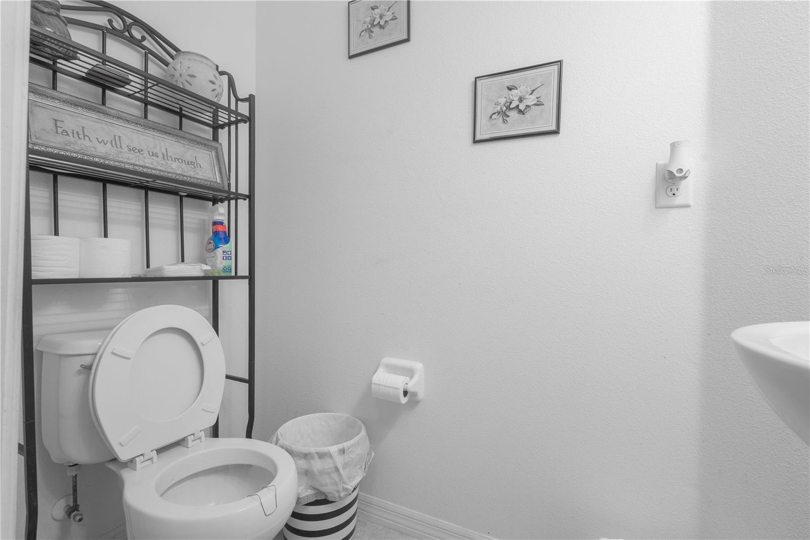 Image 17 of 41 For 509 Bella Rosa Circle