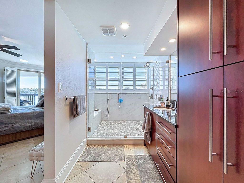 Image 12 of 36 For 923 Seddon Cove Way 923