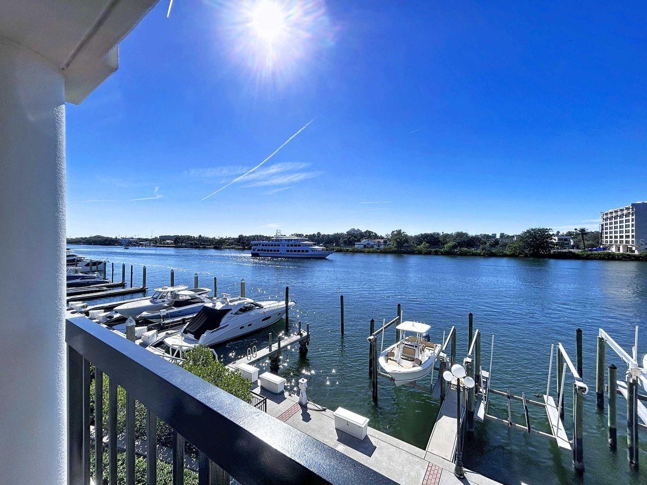 Image 22 of 36 For 923 Seddon Cove Way 923