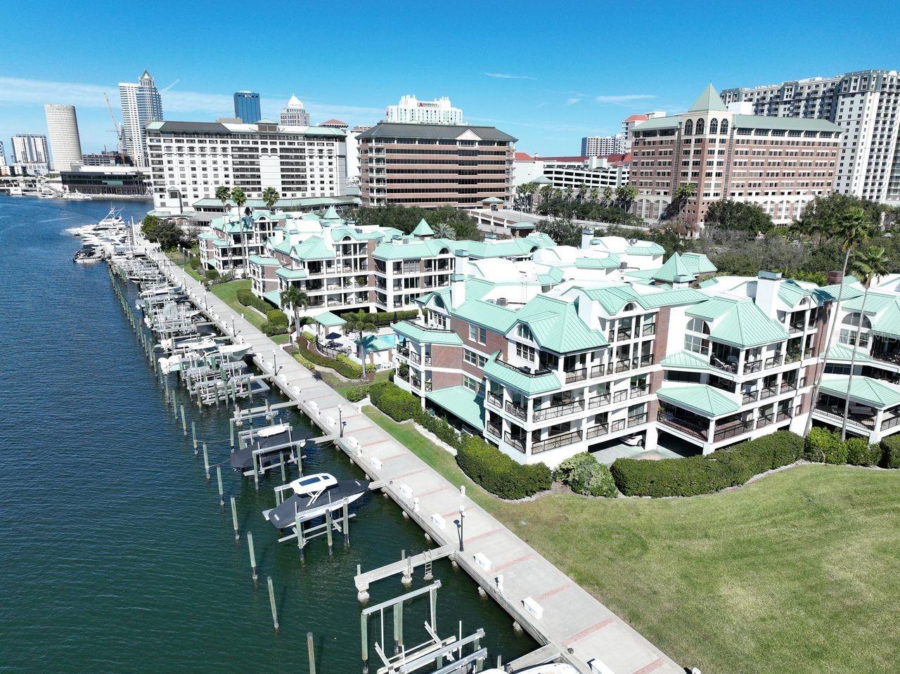 Image 29 of 36 For 923 Seddon Cove Way 923