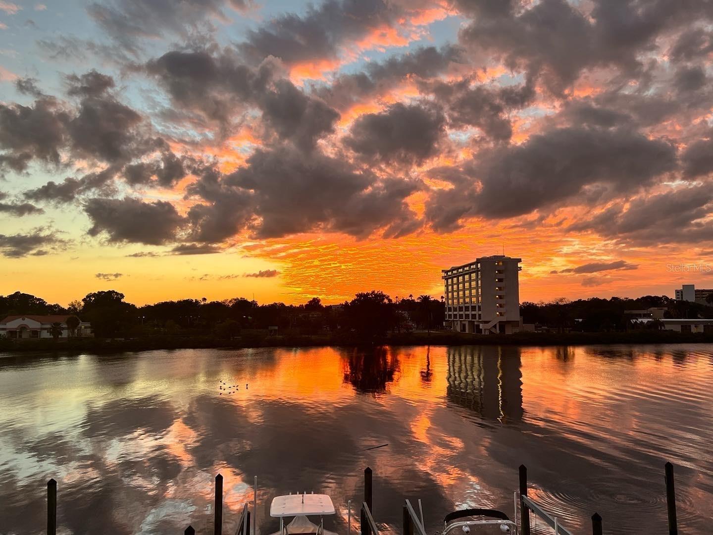 Image 33 of 36 For 923 Seddon Cove Way 923