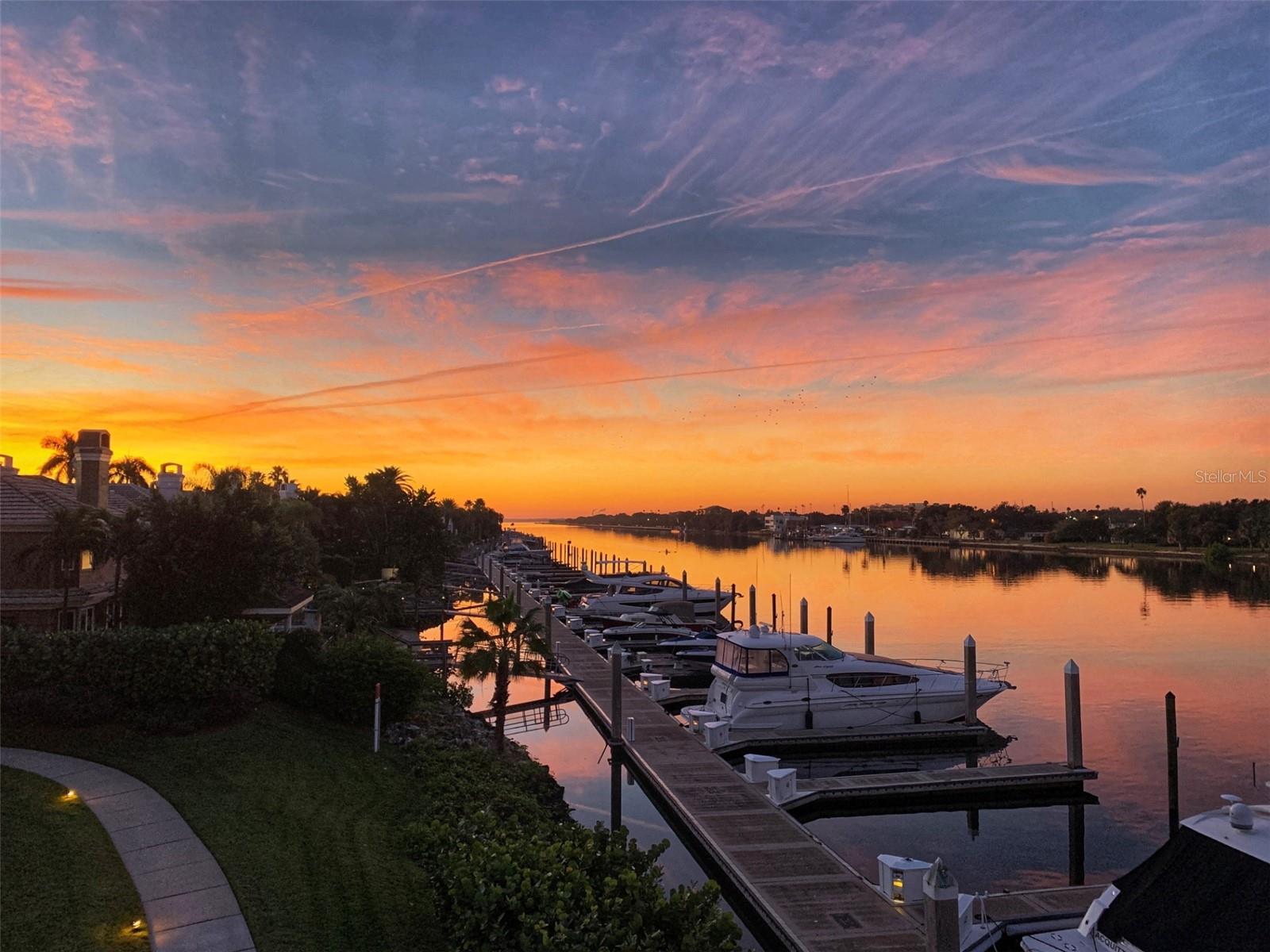 Image 4 of 36 For 923 Seddon Cove Way 923