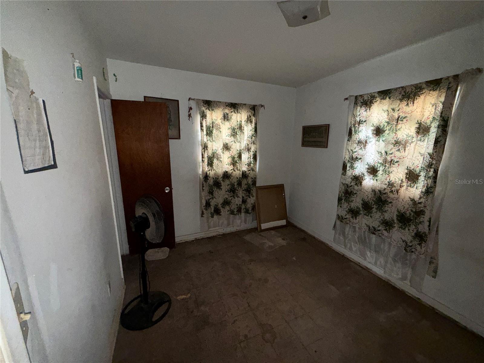 Image 11 of 14 For 931 Lincoln Street