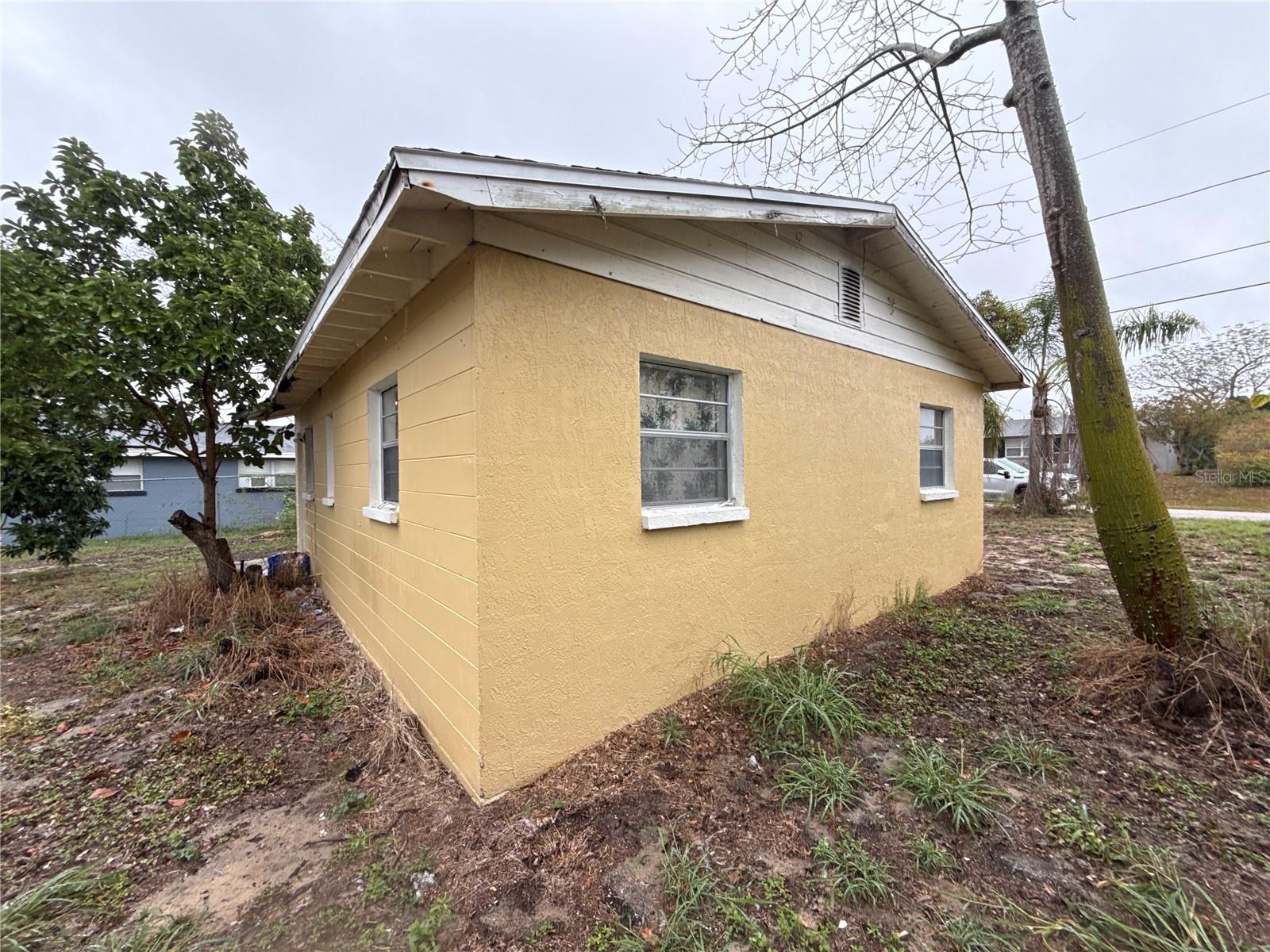 Image 6 of 14 For 931 Lincoln Street