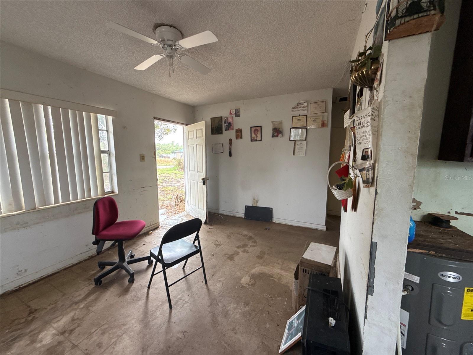 Image 8 of 14 For 931 Lincoln Street