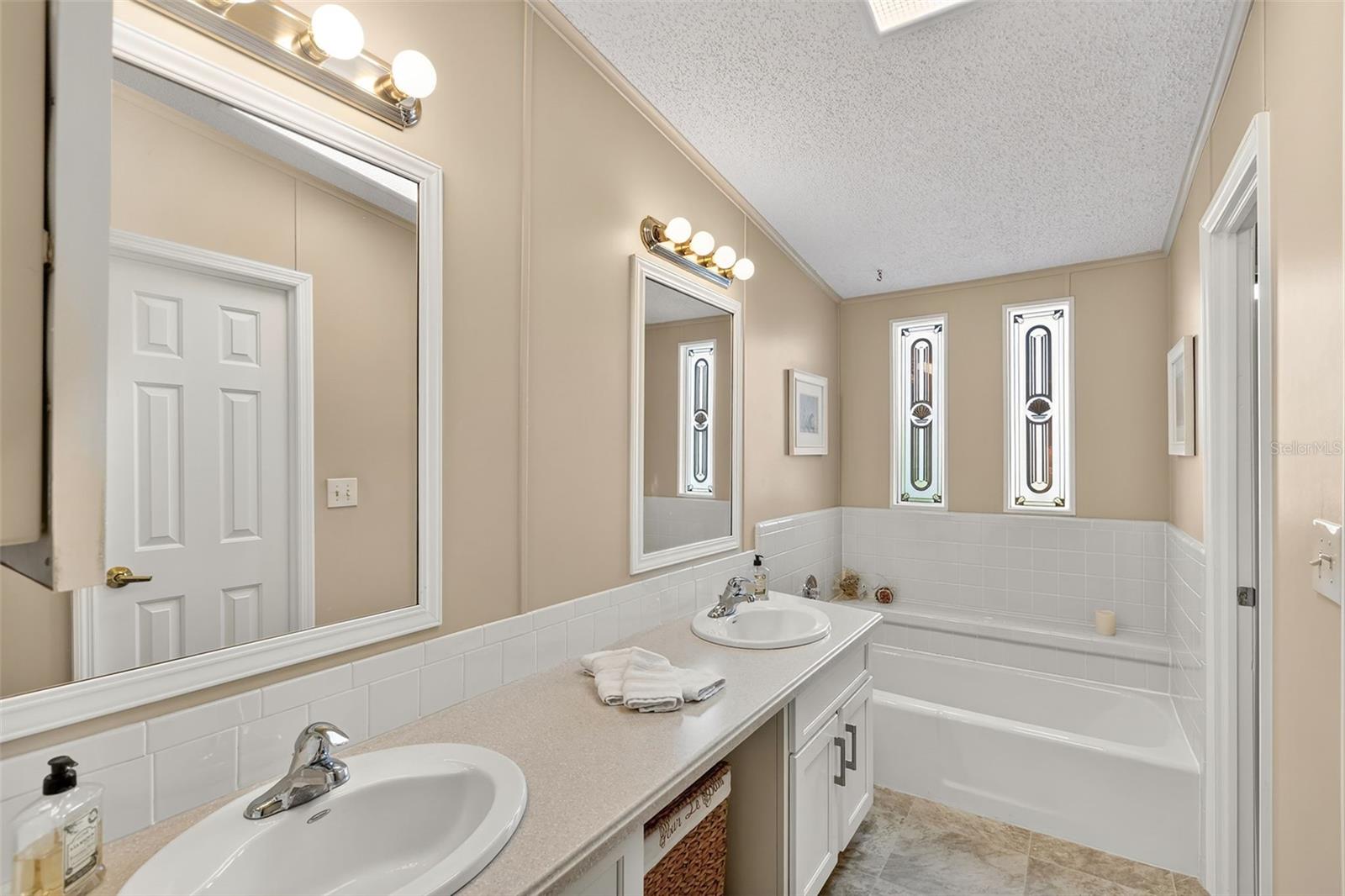 Image 28 of 79 For 240 Hibisco Drive