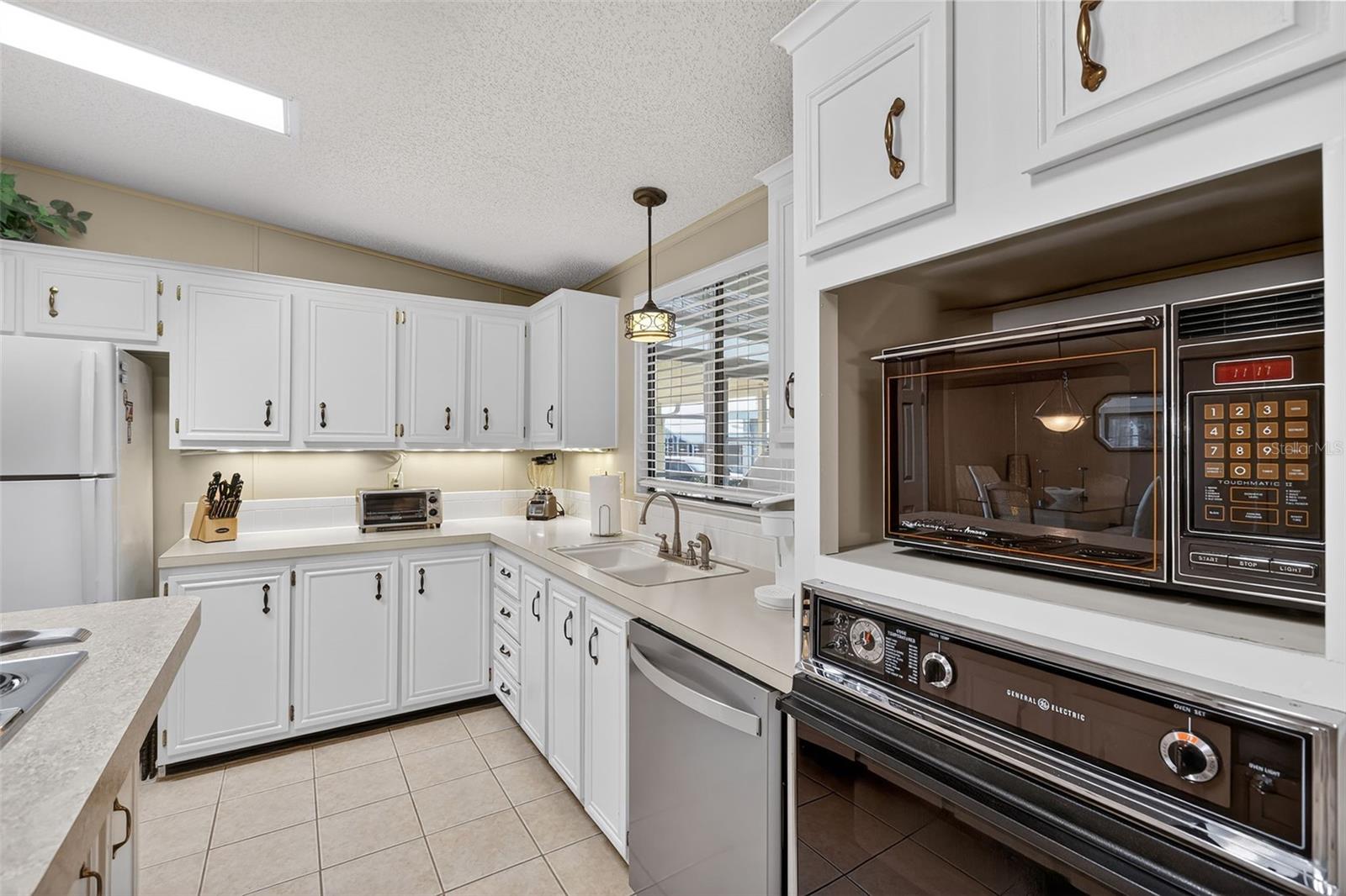 Image 7 of 79 For 240 Hibisco Drive