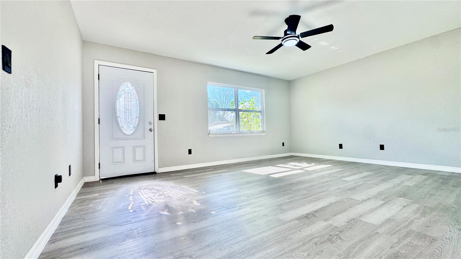 Image 4 of 16 For 27319 Dale Avenue