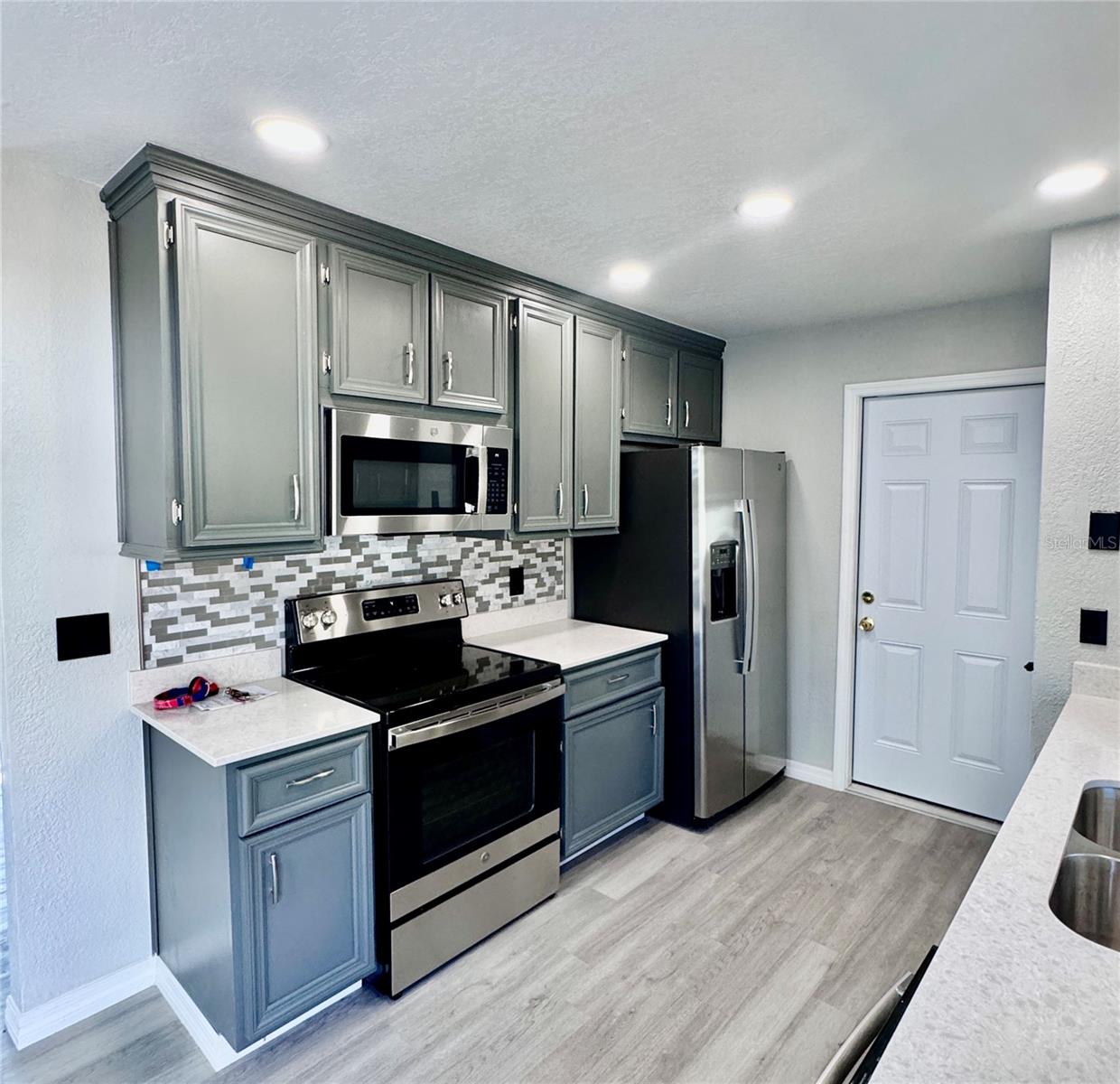 Image 6 of 16 For 27319 Dale Avenue