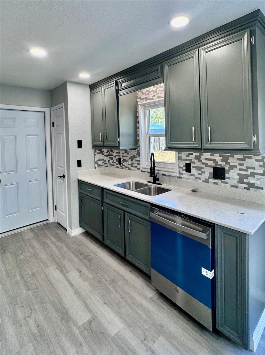 Image 7 of 16 For 27319 Dale Avenue