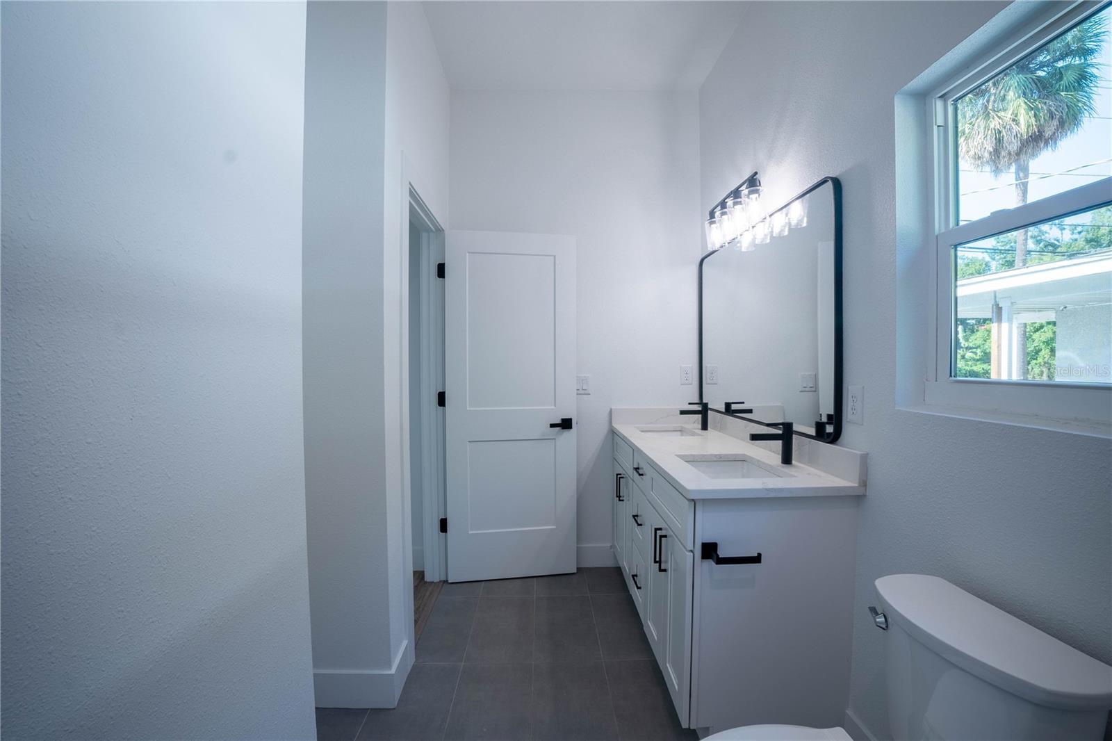 Image 17 of 45 For 1014 21st Avenue