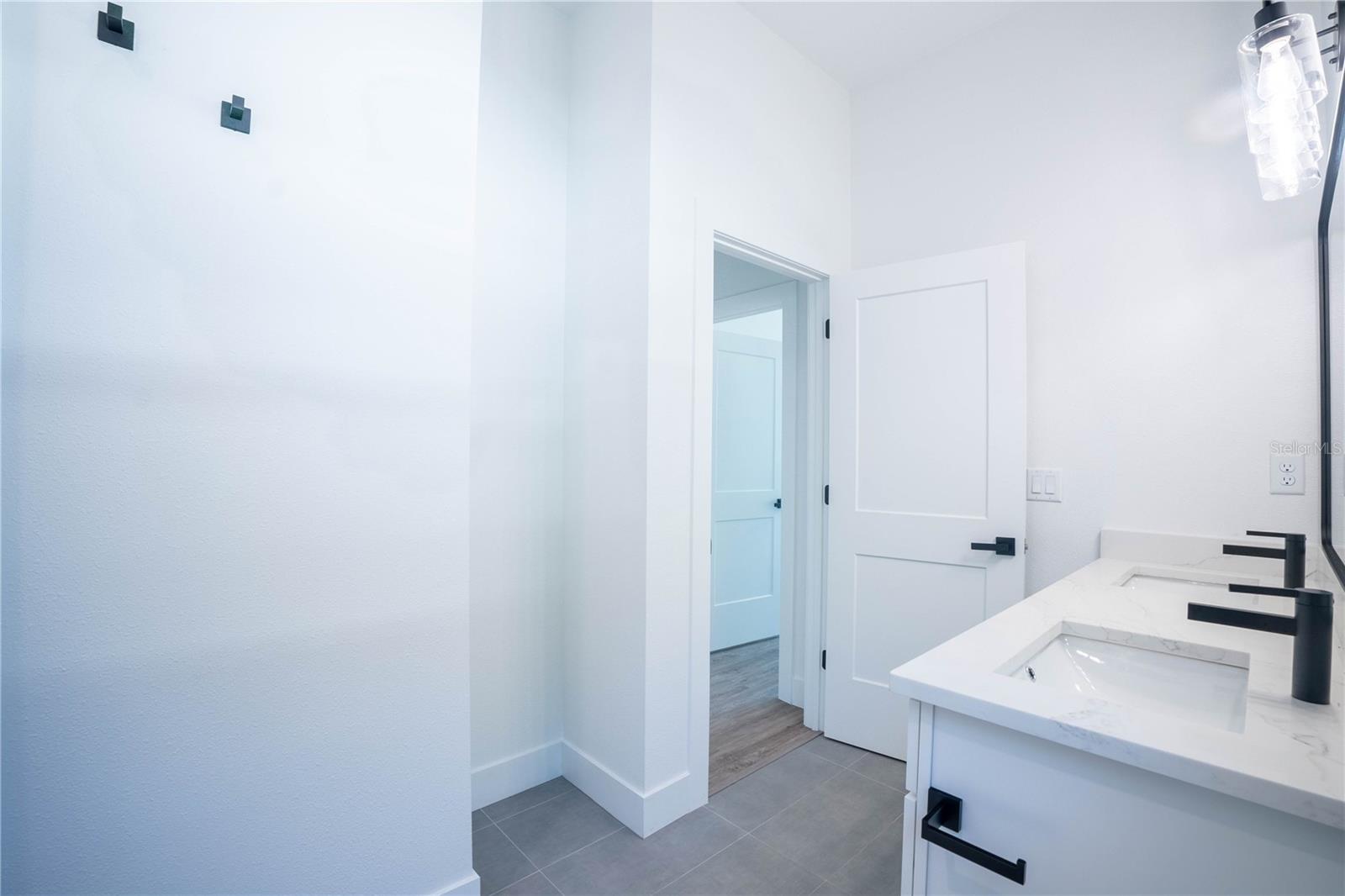 Image 21 of 45 For 1014 21st Avenue