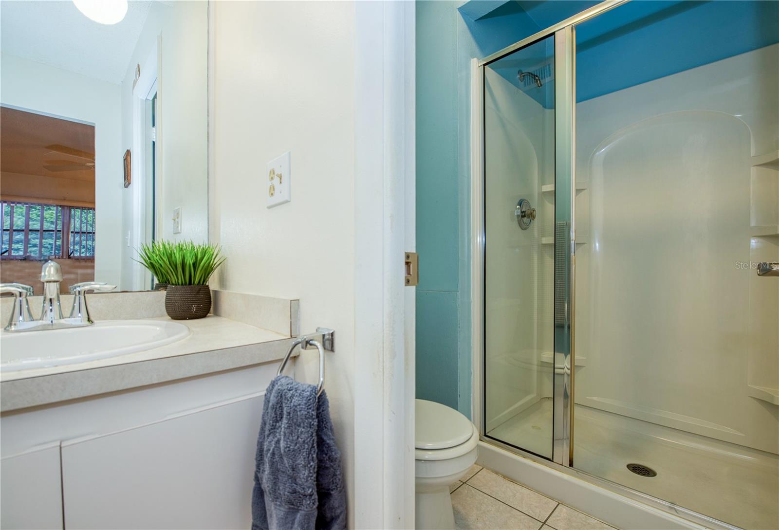 Image 13 of 21 For 13811 Mission Oaks Boulevard E