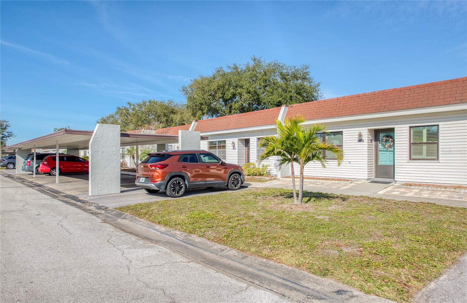 Image 2 of 21 For 13811 Mission Oaks Boulevard E